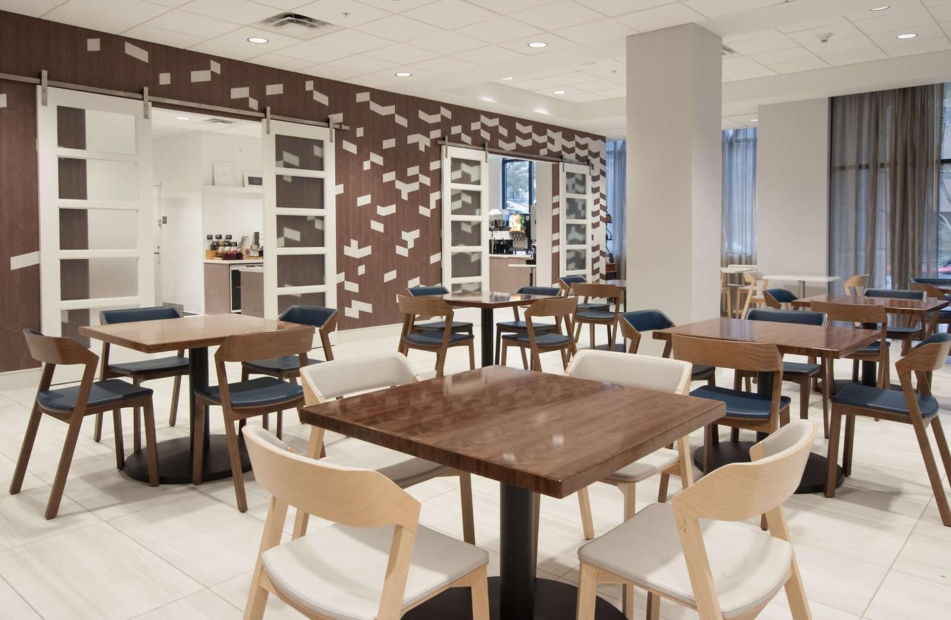 Embassy Suites by Hilton Raleigh Crabtree gallery photo in Raleigh, NC — image 47