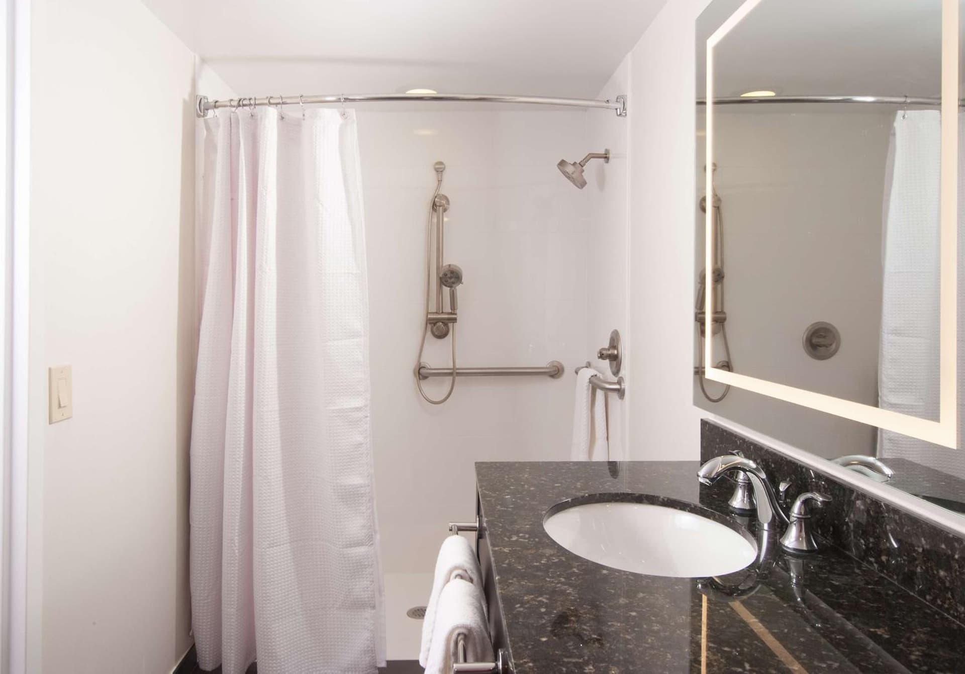 Embassy Suites by Hilton Raleigh Crabtree gallery photo in Raleigh, NC — image 44