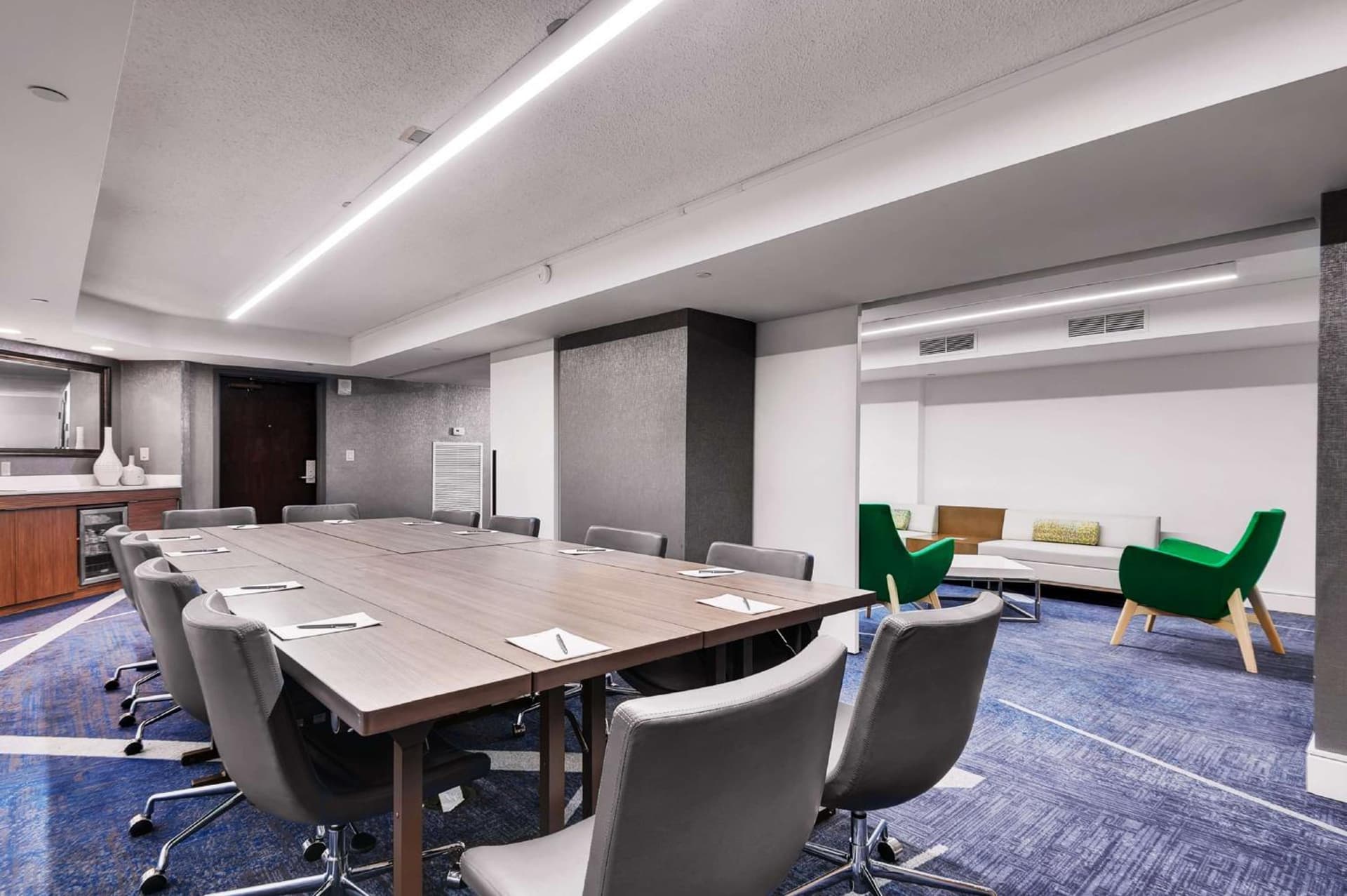 Embassy Suites by Hilton Raleigh Crabtree gallery photo in Raleigh, NC — image 9