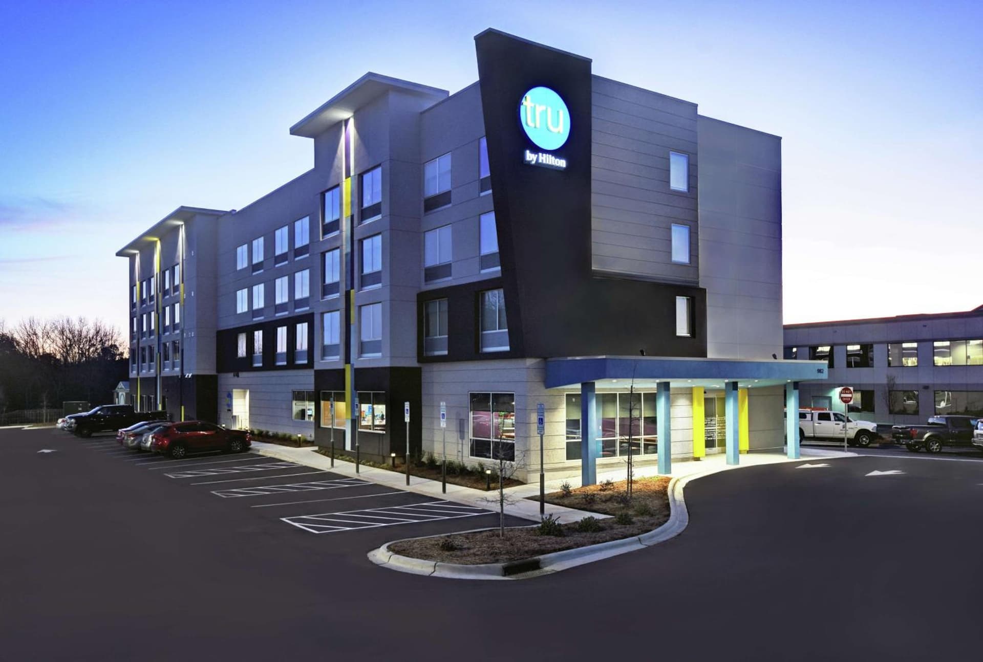 Tru By Hilton Burlington interior in Burlington, NC — gallery photo 2