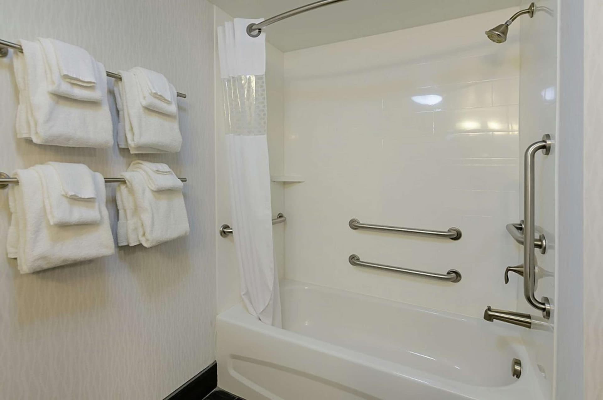 Hampton Inn Salem gallery photo in Salem, VA — image 42