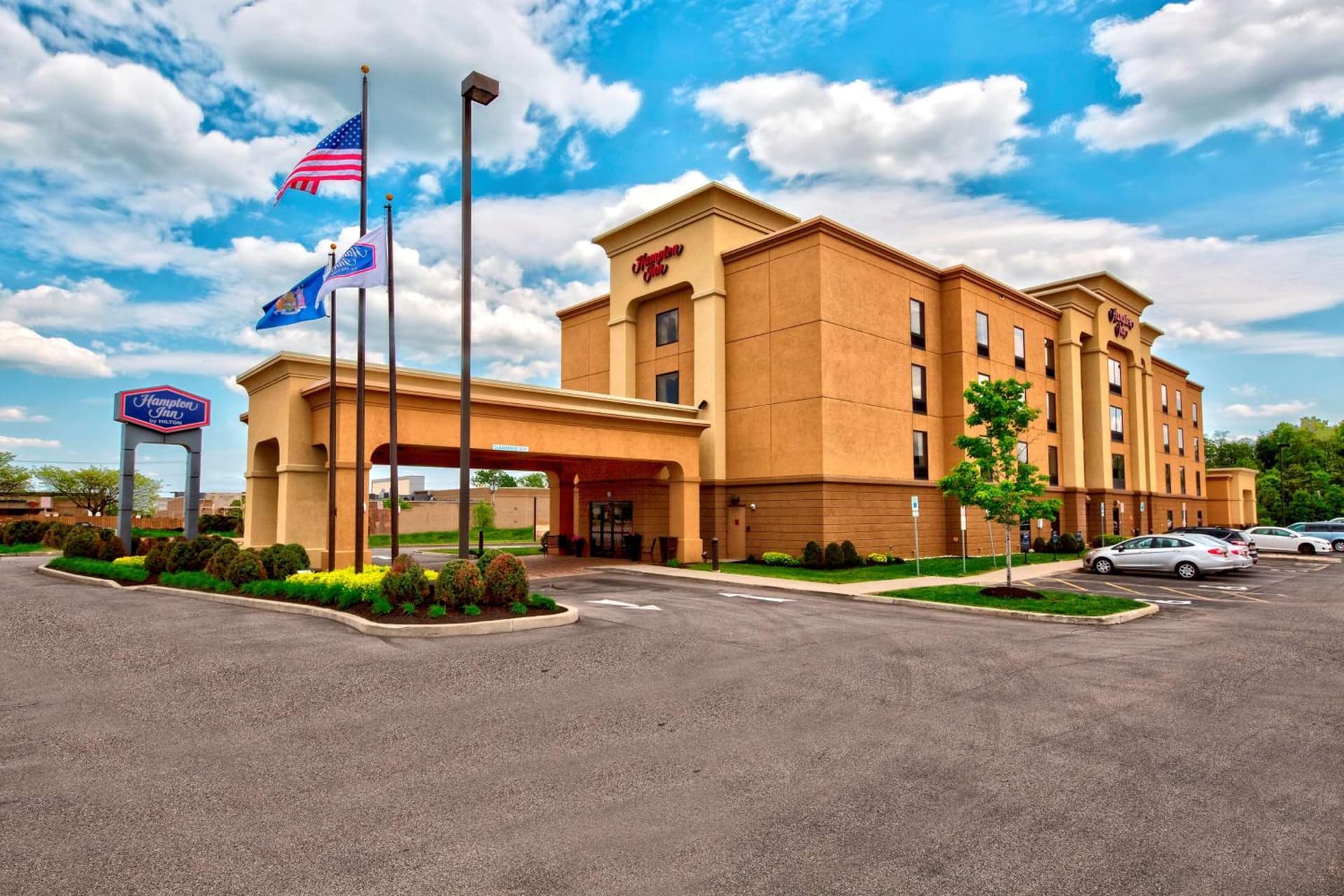 Hampton Inn Rochester - Irondequoit interior in Rochester, NY — gallery photo 2