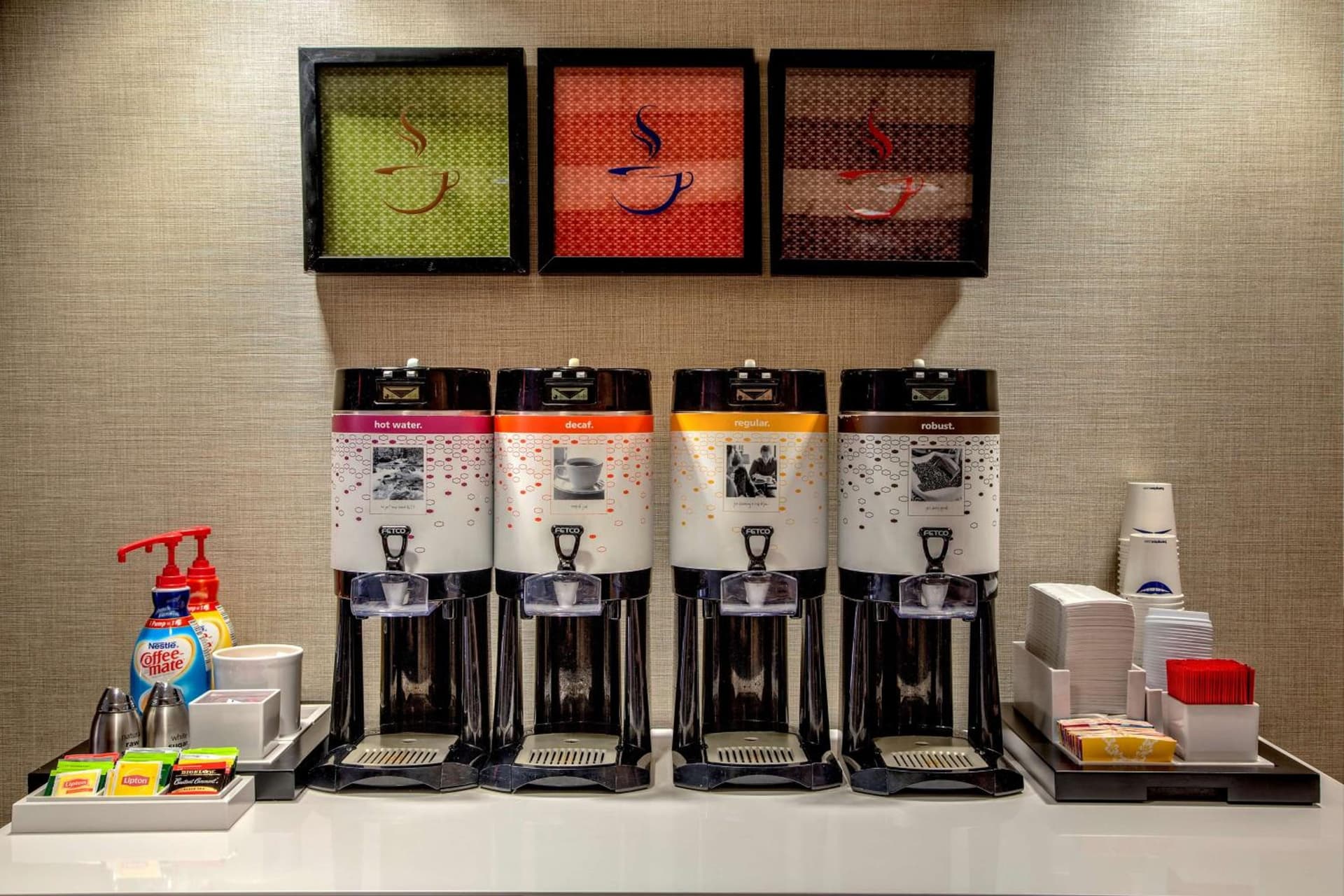 Hampton Inn Rochester - Irondequoit interior in Rochester, NY — gallery photo 2