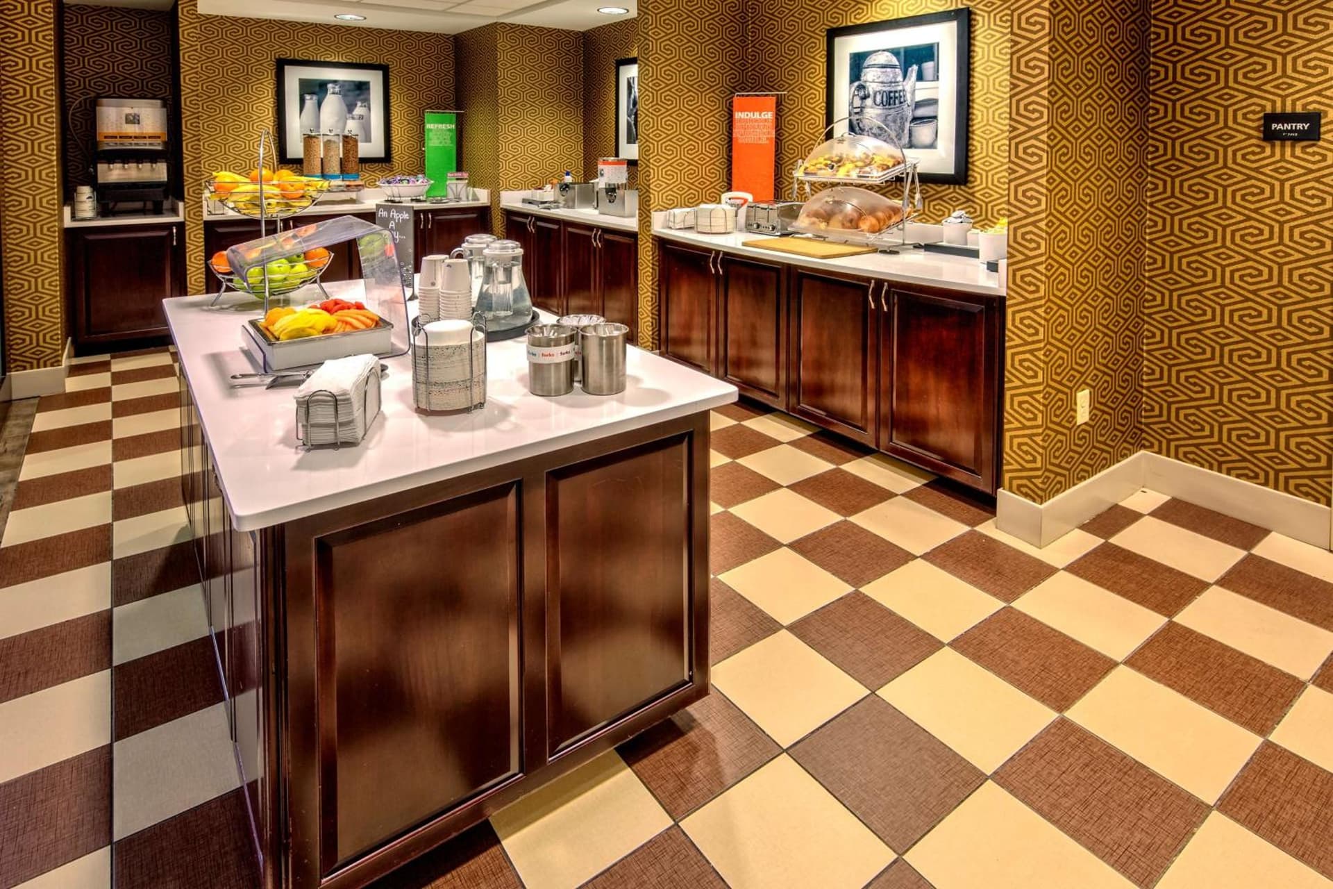 Hampton Inn Rochester - Irondequoit gallery photo in Rochester, NY — image 12