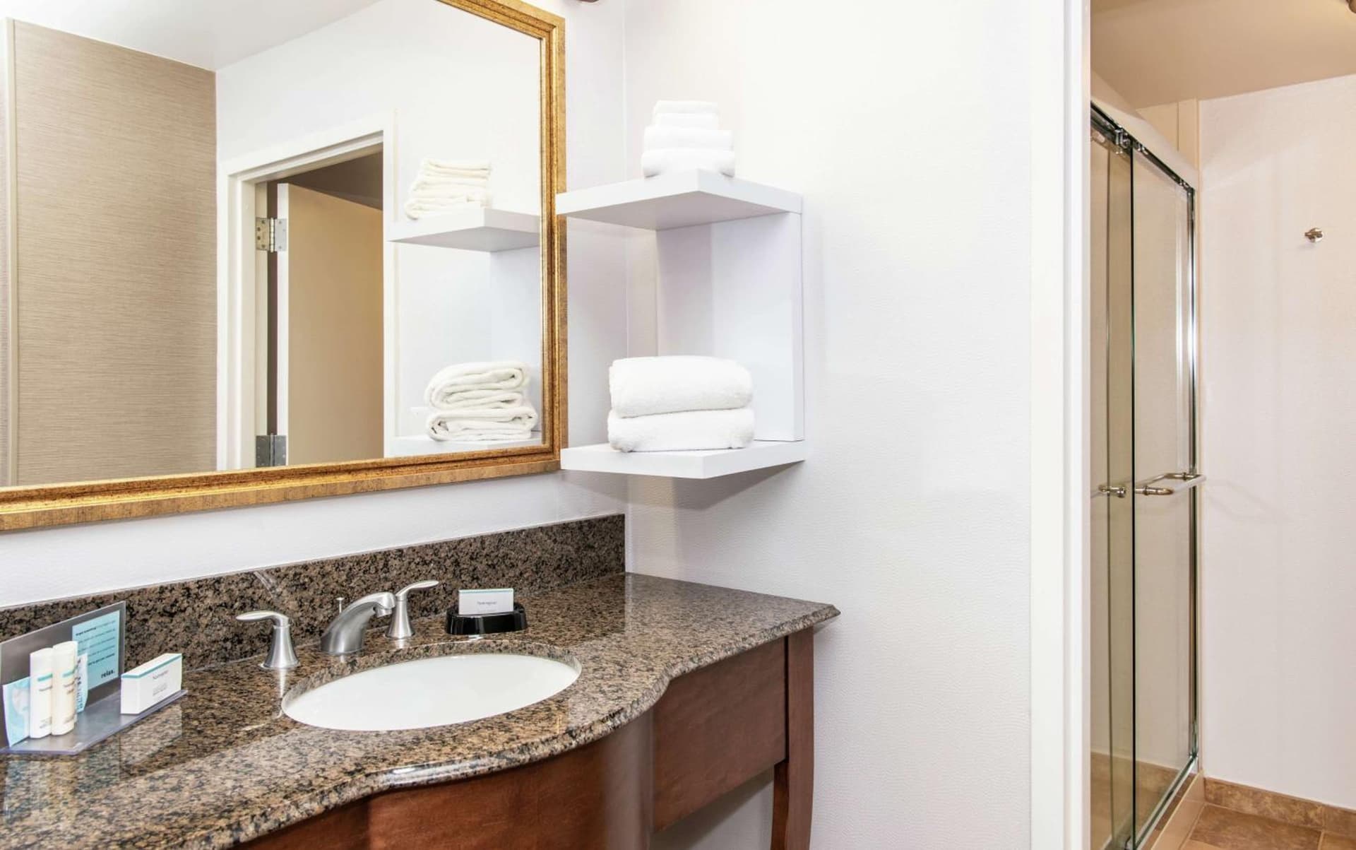 Hampton Inn & Suites Rochester/Victor gallery photo in Victor — image 38
