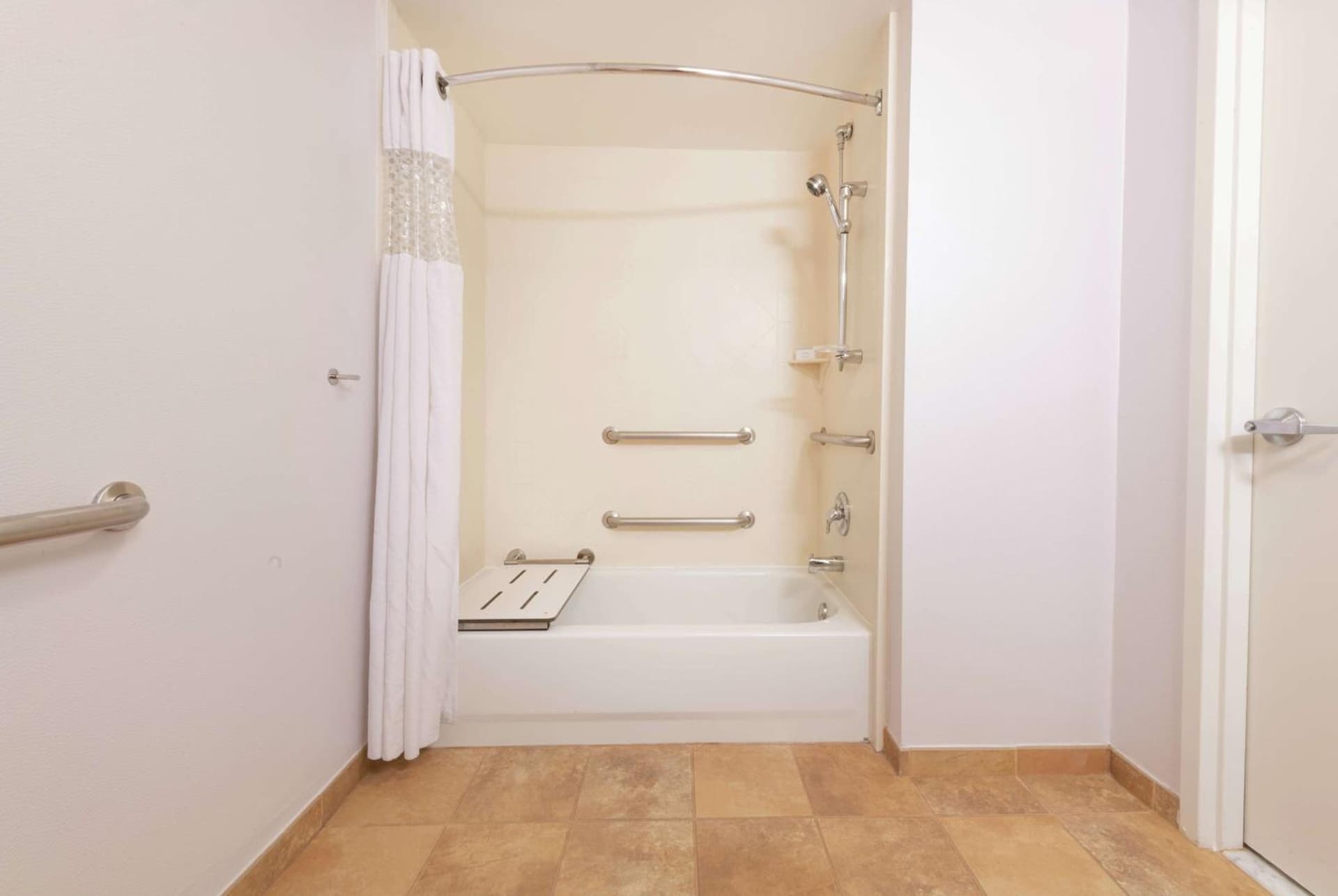 Hampton Inn & Suites Rochester/Victor gallery photo in Victor — image 10