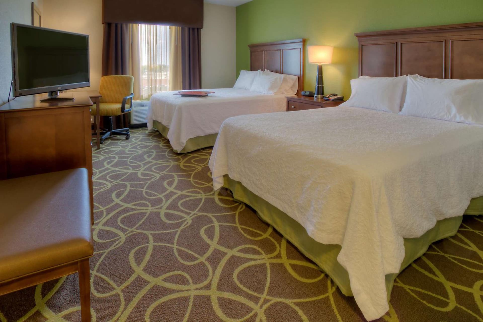 Hampton Inn & Suites Rochester/Henrietta interior in Rochester, NY — gallery photo 2
