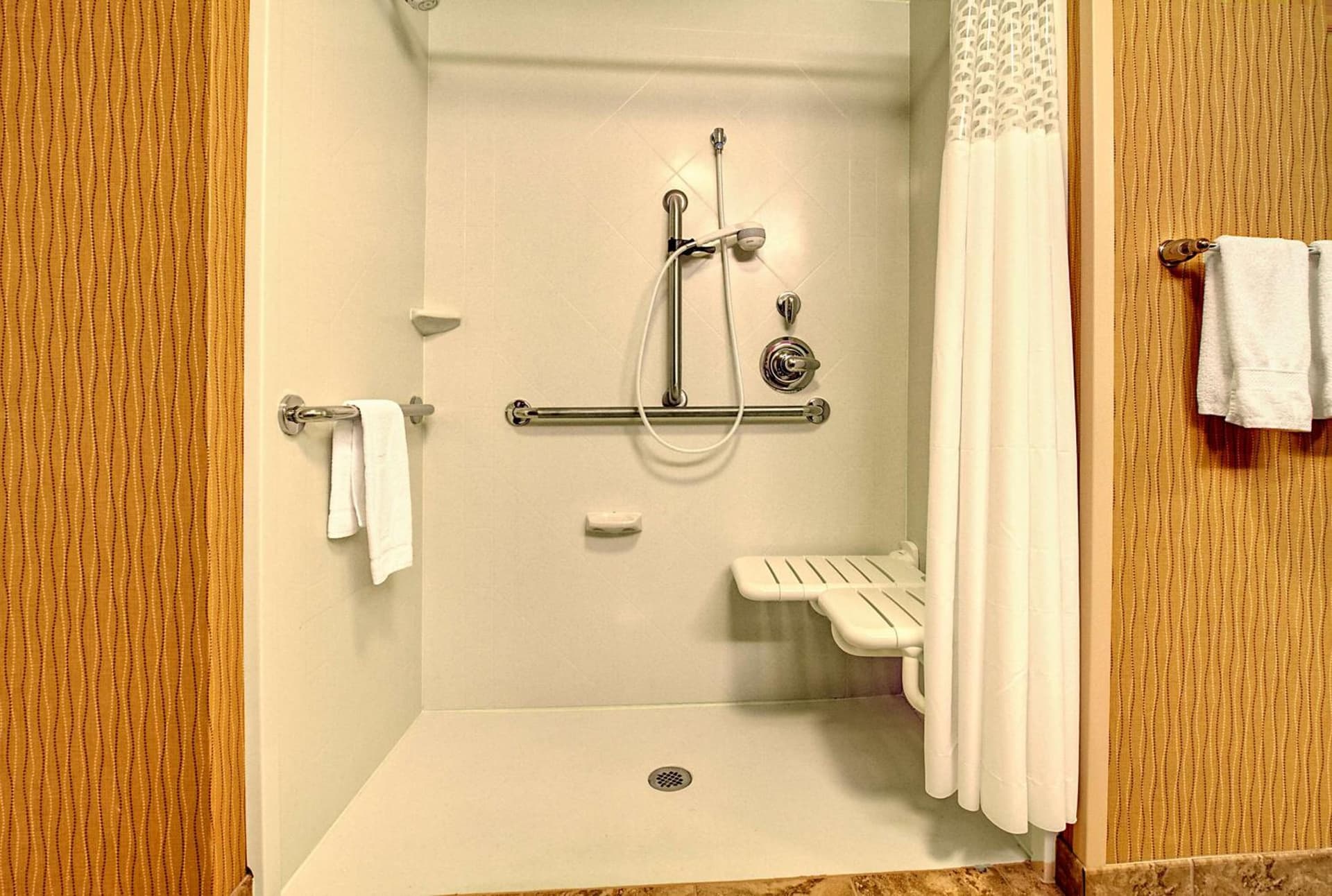 Hampton Inn & Suites Rochester/Henrietta property views in Rochester, NY — gallery photo 3