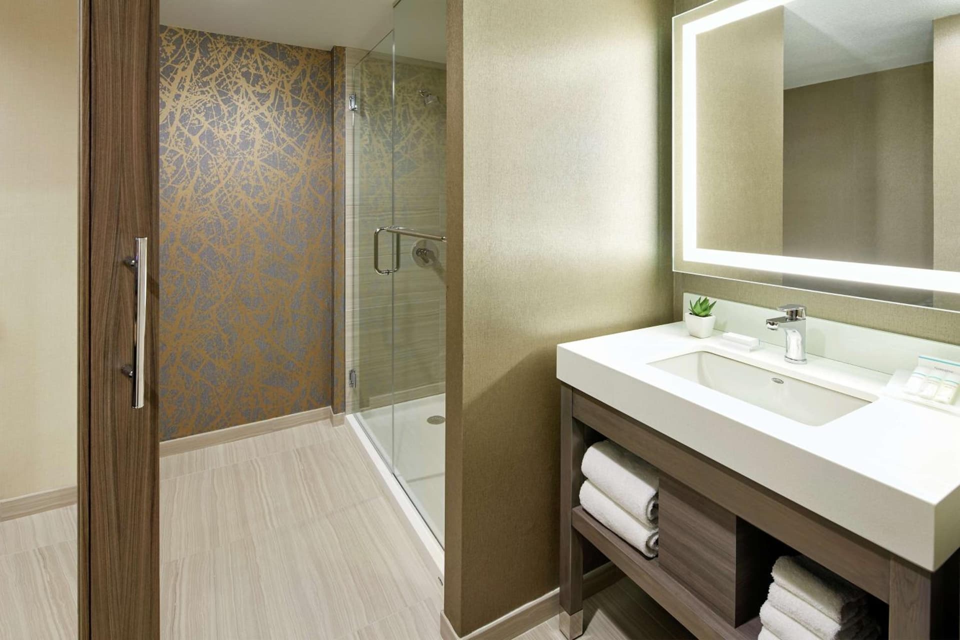 Hilton Garden Inn San Diego Mission Valley/Stadium gallery photo in San Diego, CA — image 27