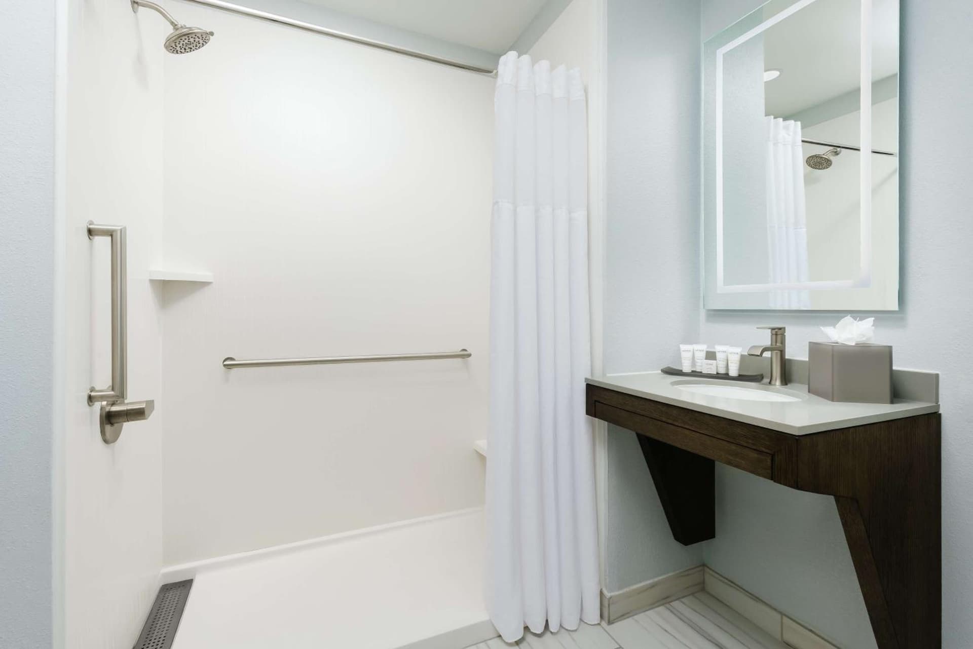 The Bluff Savannah Historic District, Tapestry by Hilton interior in Savannah, GA — gallery photo 2