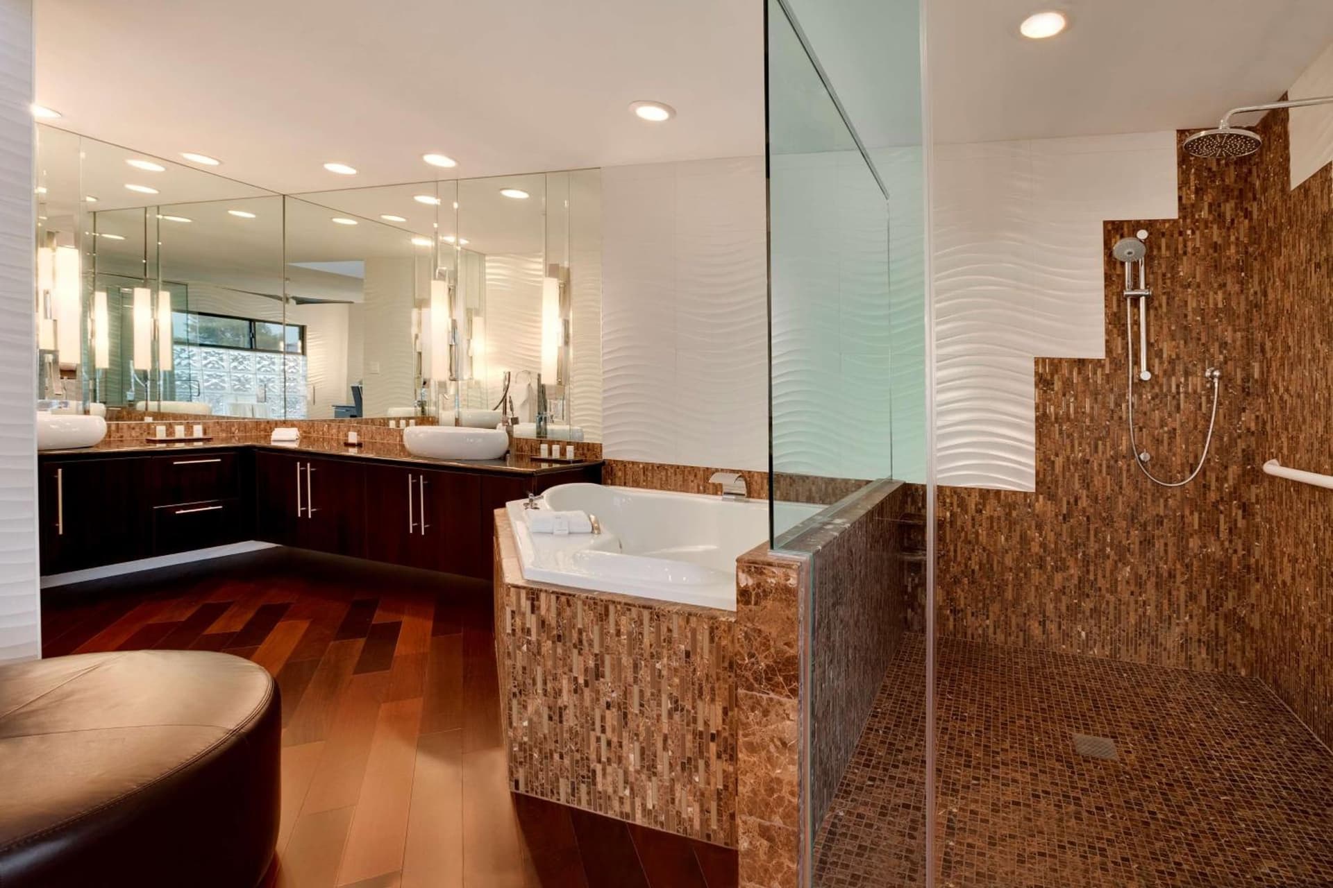 Embassy Suites by Hilton Scottsdale Resort gallery photo in Scottsdale, AZ — image 5