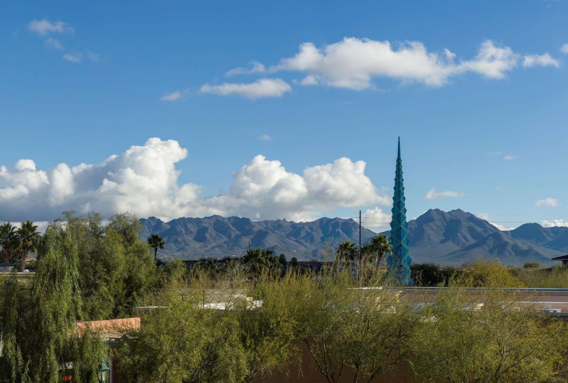 Hampton Inn & Suites Phoenix/Scottsdale property views in Scottsdale, AZ — gallery photo 3