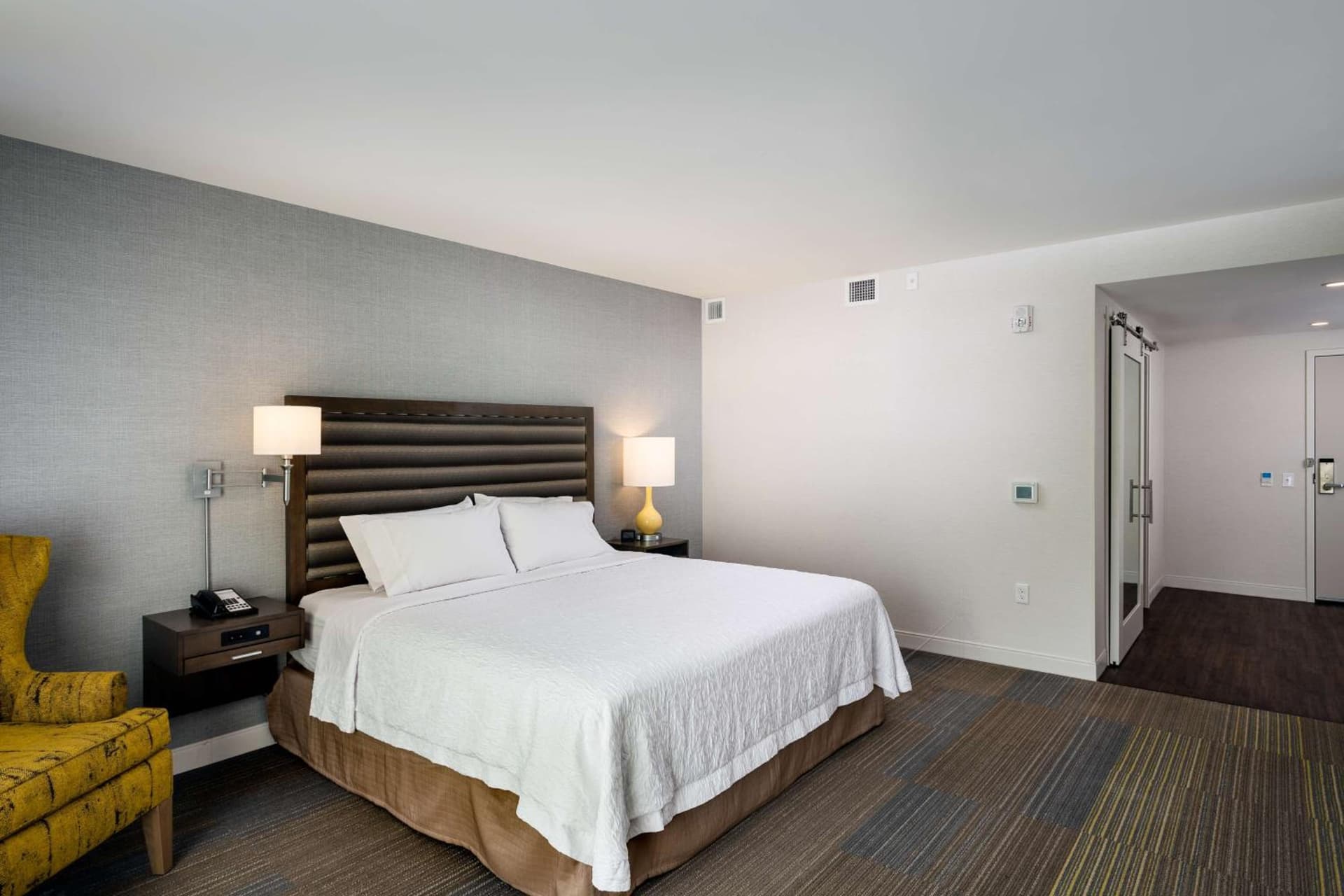 Hampton Inn & Suites by Hilton Seattle/Northgate gallery photo in Seattle, WA — image 15