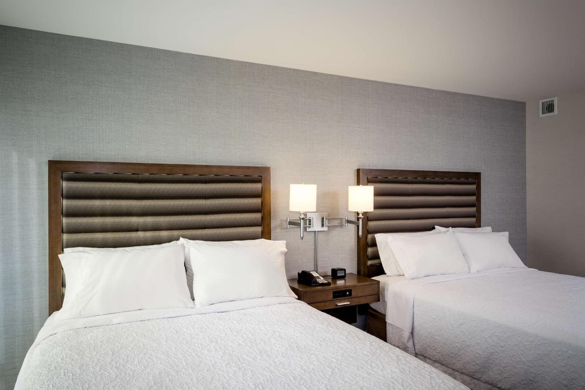Hampton Inn & Suites by Hilton Seattle/Northgate gallery photo in Seattle, WA — image 20