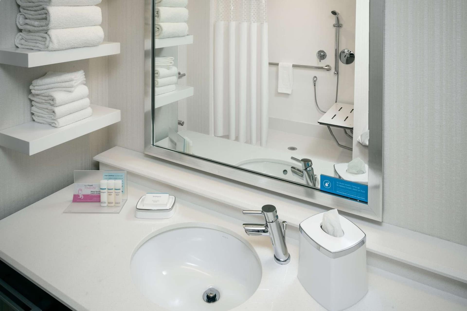 Hampton Inn & Suites by Hilton Seattle/Northgate gallery photo in Seattle, WA — image 19