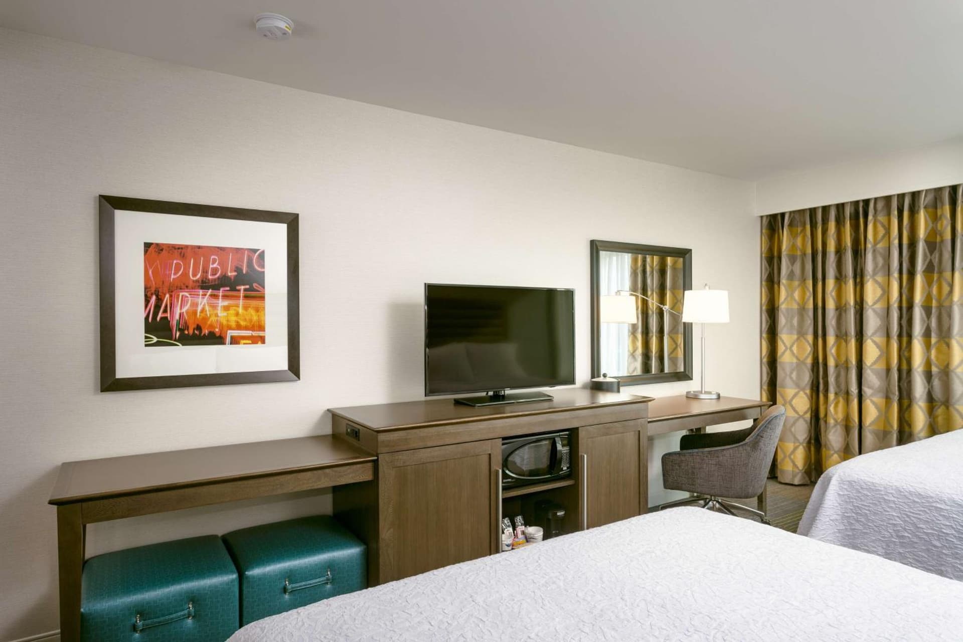 Hampton Inn & Suites by Hilton Seattle/Northgate gallery photo in Seattle, WA — image 5