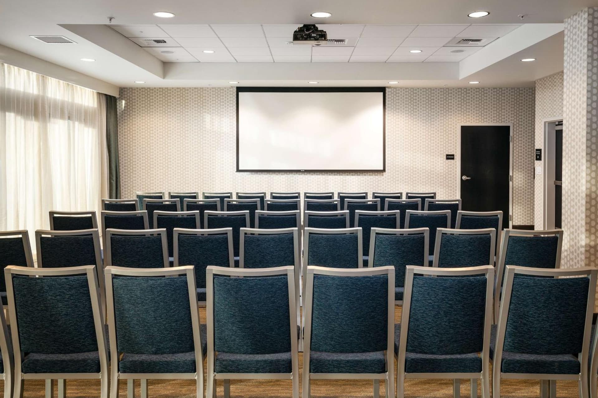 Hampton Inn & Suites by Hilton Seattle/Northgate gallery photo in Seattle, WA — image 24