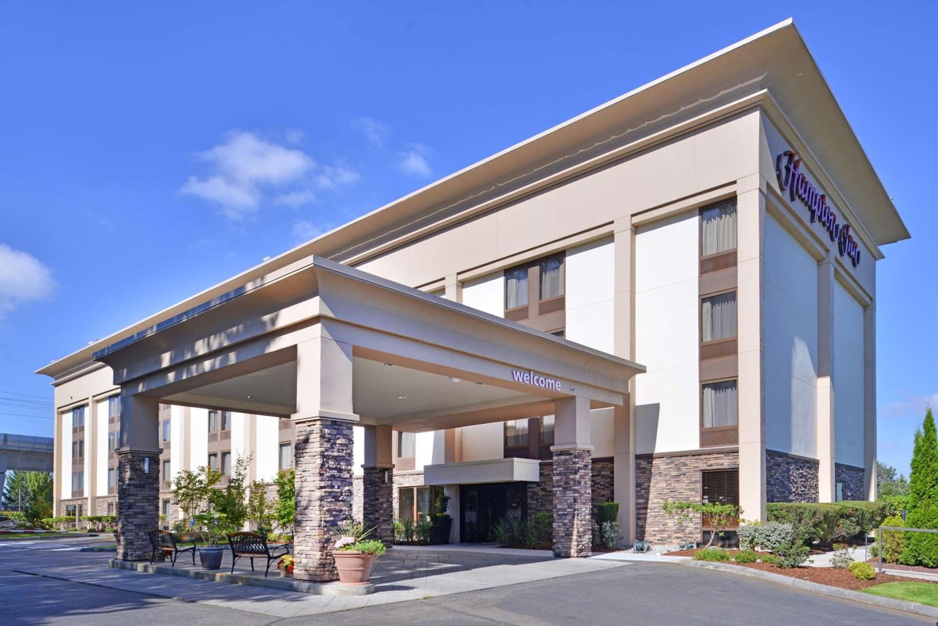 Hampton Inn Seattle Airport interior in SeaTac, WA — gallery photo 2