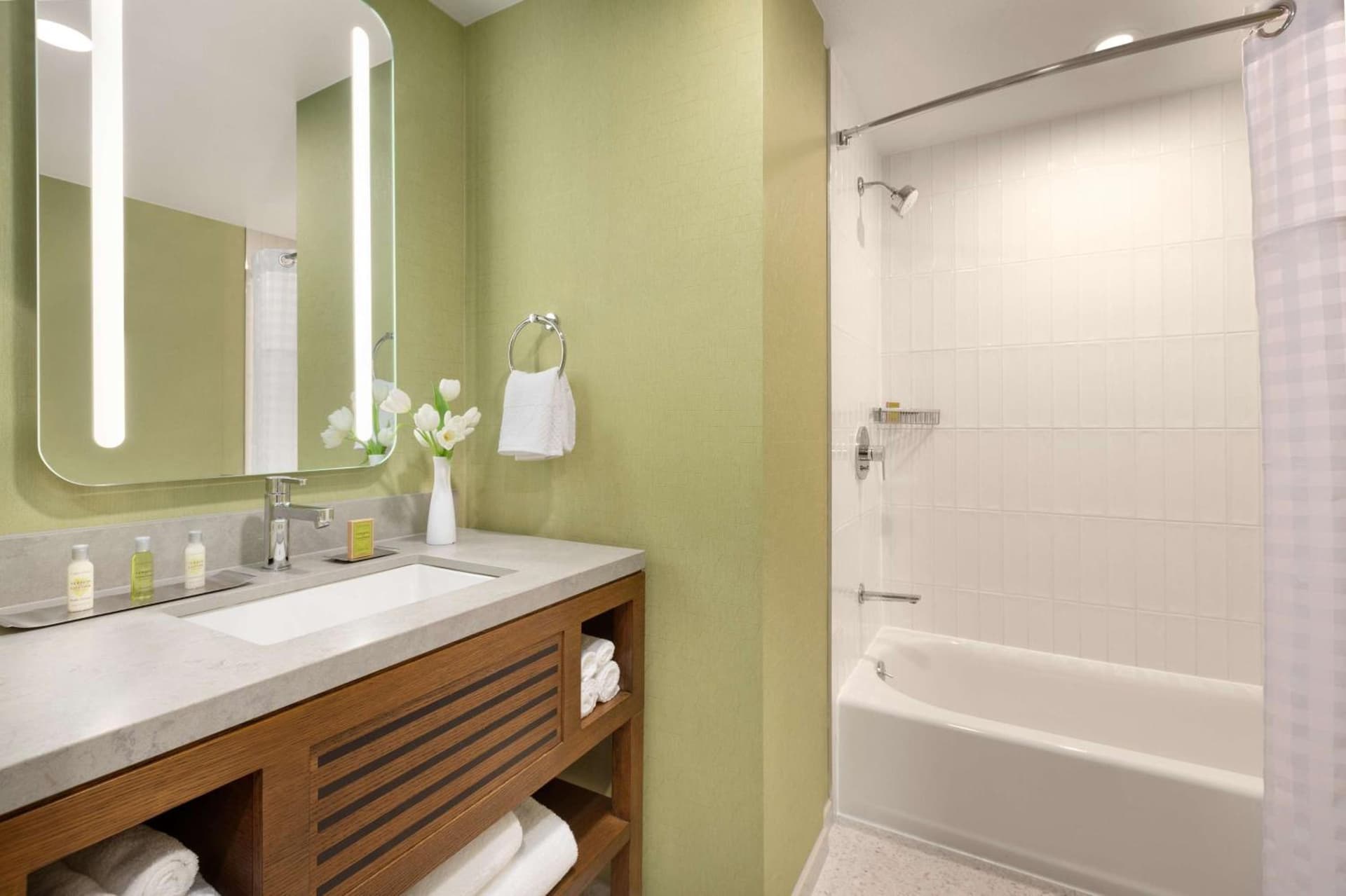 DoubleTree by Hilton Campbell - Pruneyard Plaza gallery photo in Campbell, CA — image 26