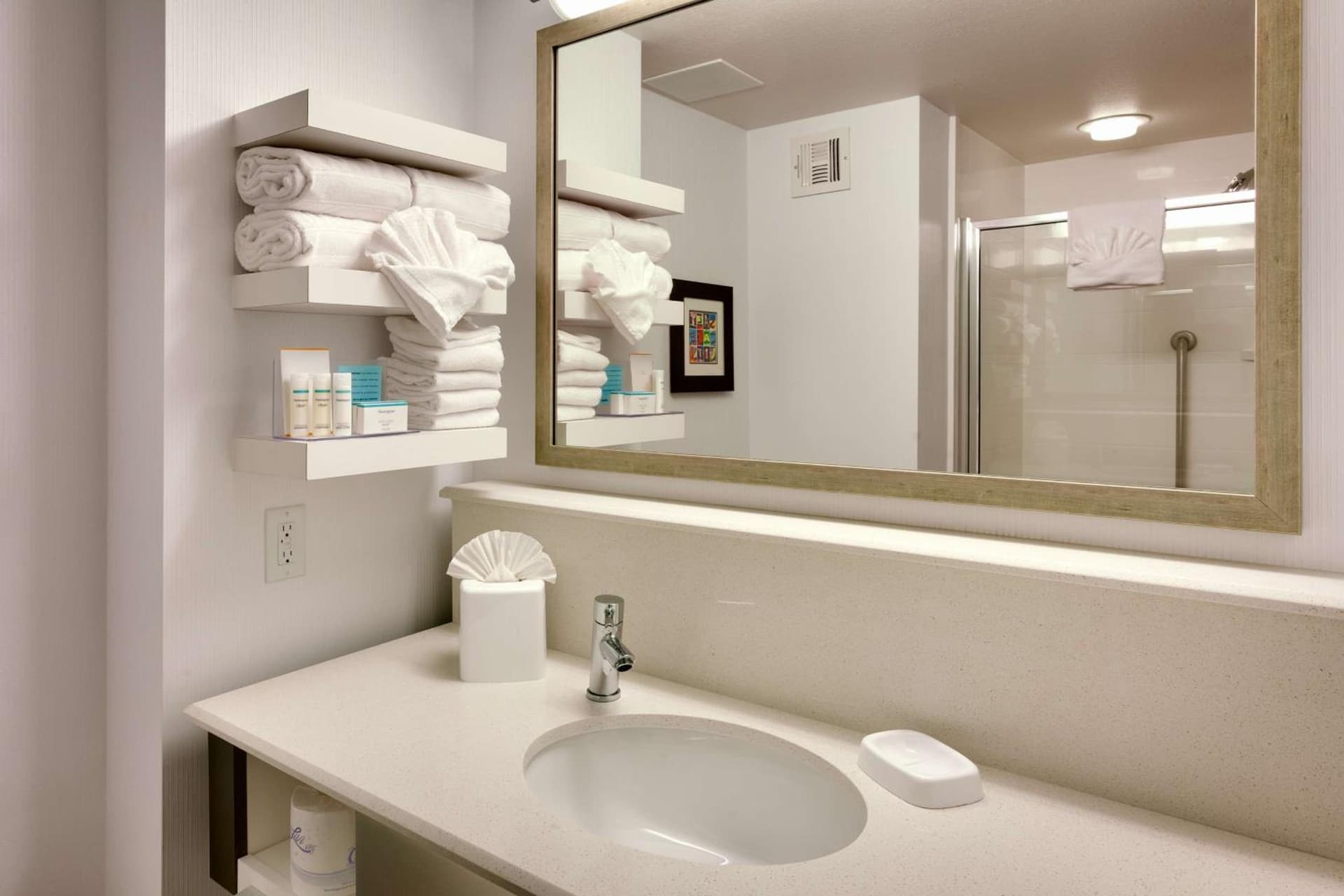 Hampton Inn Salt Lake City Downtown interior in Salt Lake City, UT — gallery photo 2