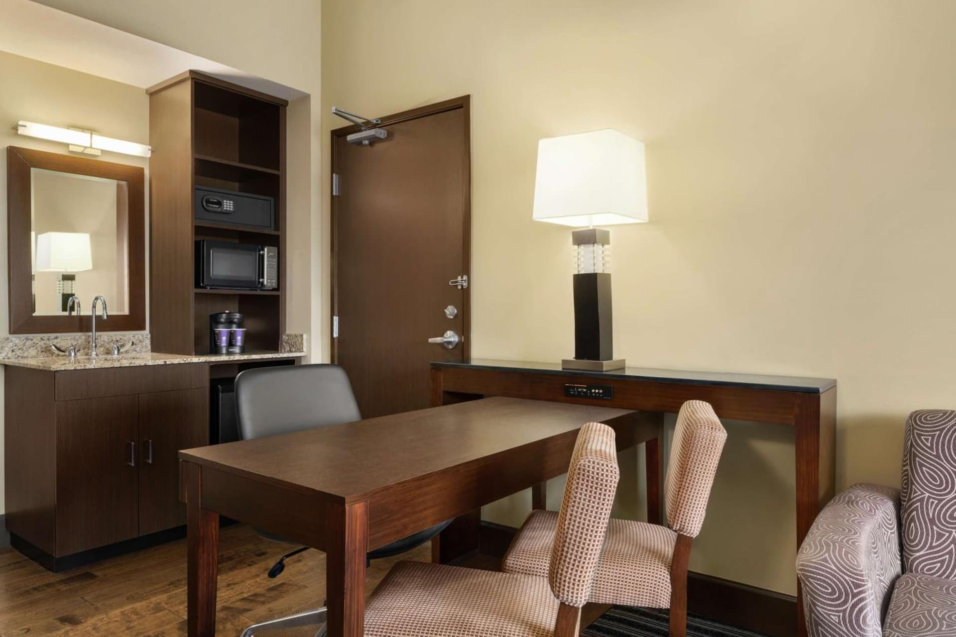 Embassy Suites by Hilton Salt Lake West Valley City gallery photo in West Valley City, UT — image 44