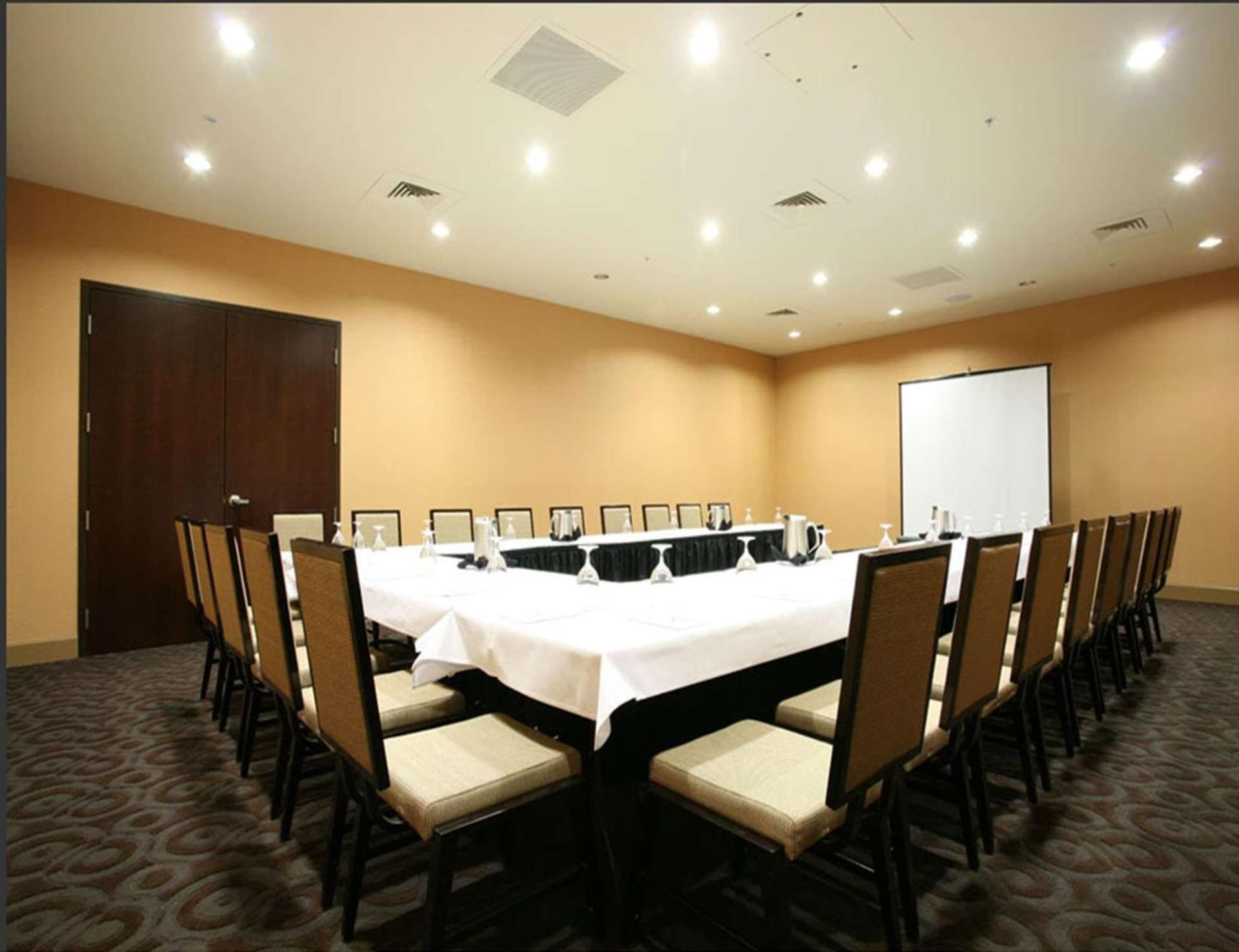 Embassy Suites by Hilton Salt Lake West Valley City gallery photo in West Valley City, UT — image 5