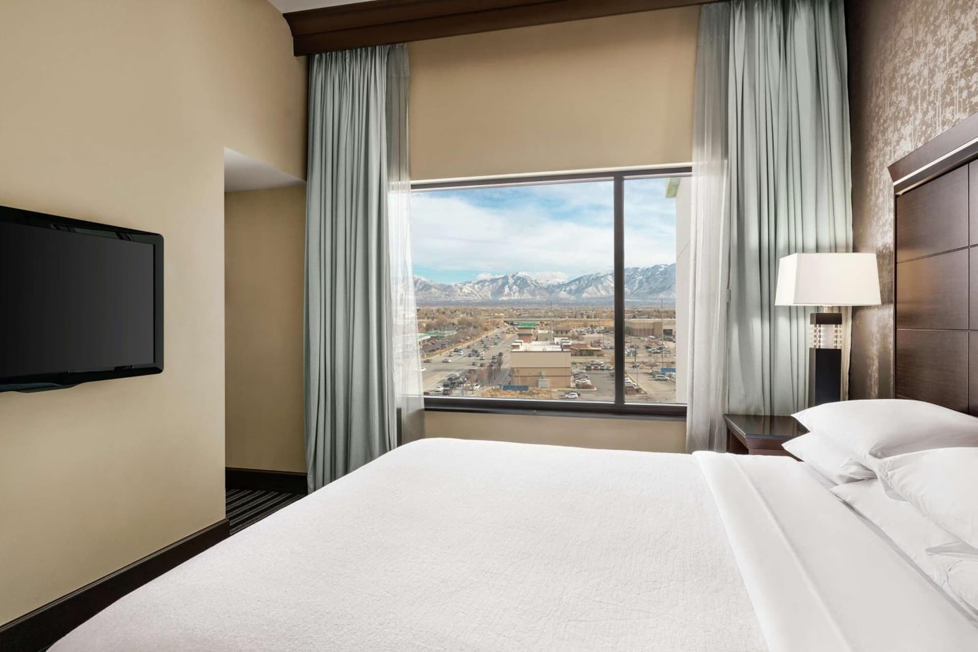 Embassy Suites by Hilton Salt Lake West Valley City gallery photo in West Valley City, UT — image 23
