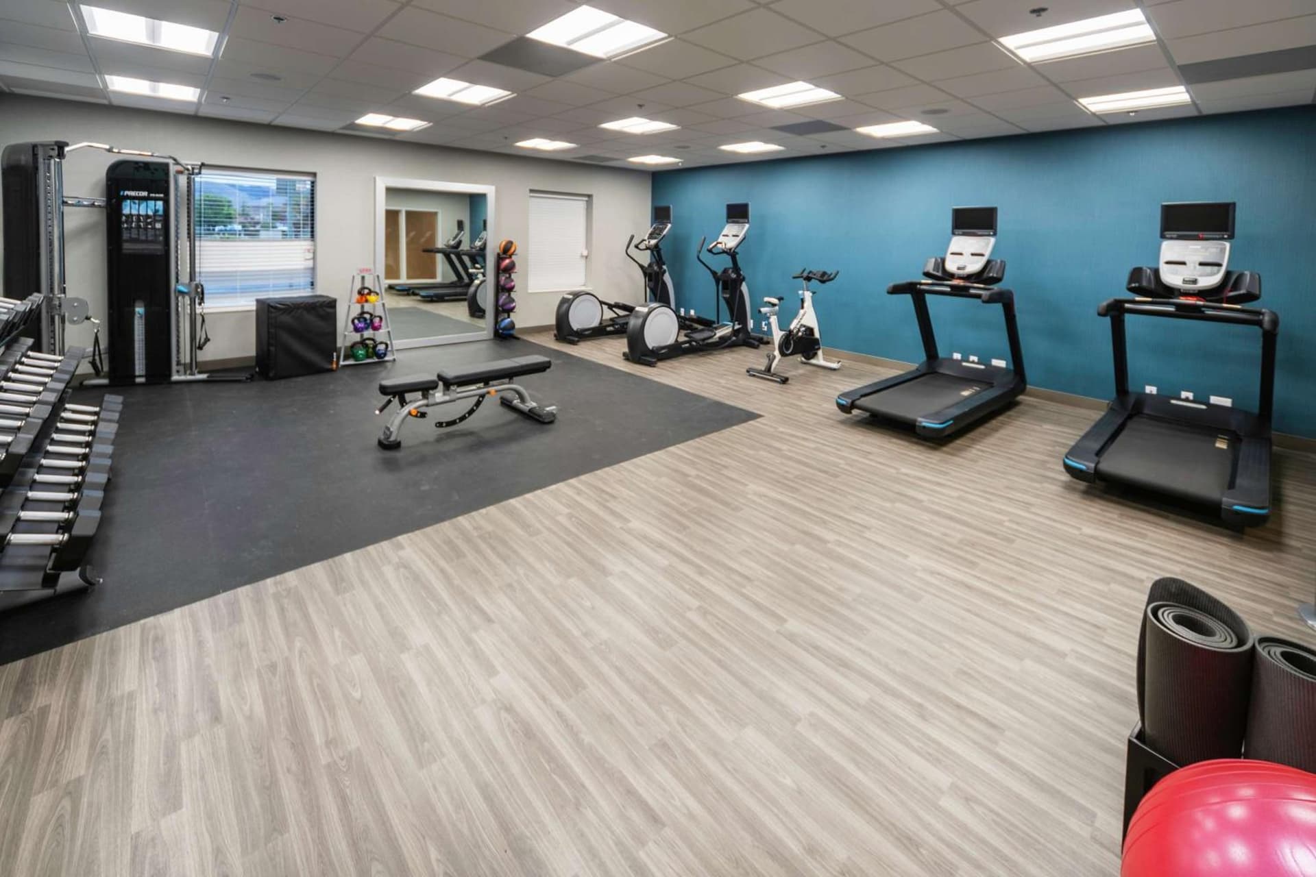 Hampton Inn & Suites Santa Maria gallery photo in Santa Maria, CA — image 26