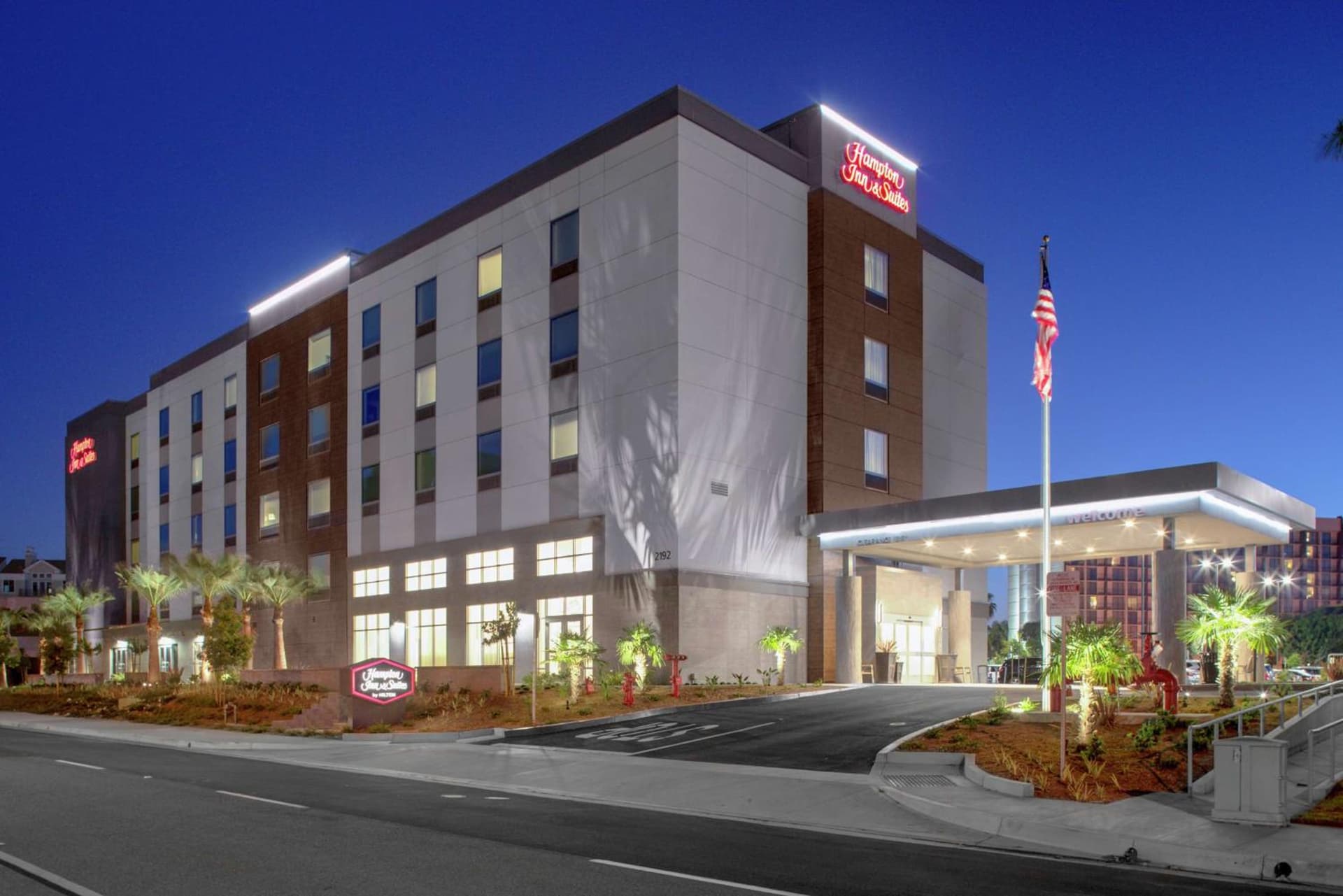 Hampton Inn & Suites Irvine/Orange County Airport interior in Irvine, CA — gallery photo 2