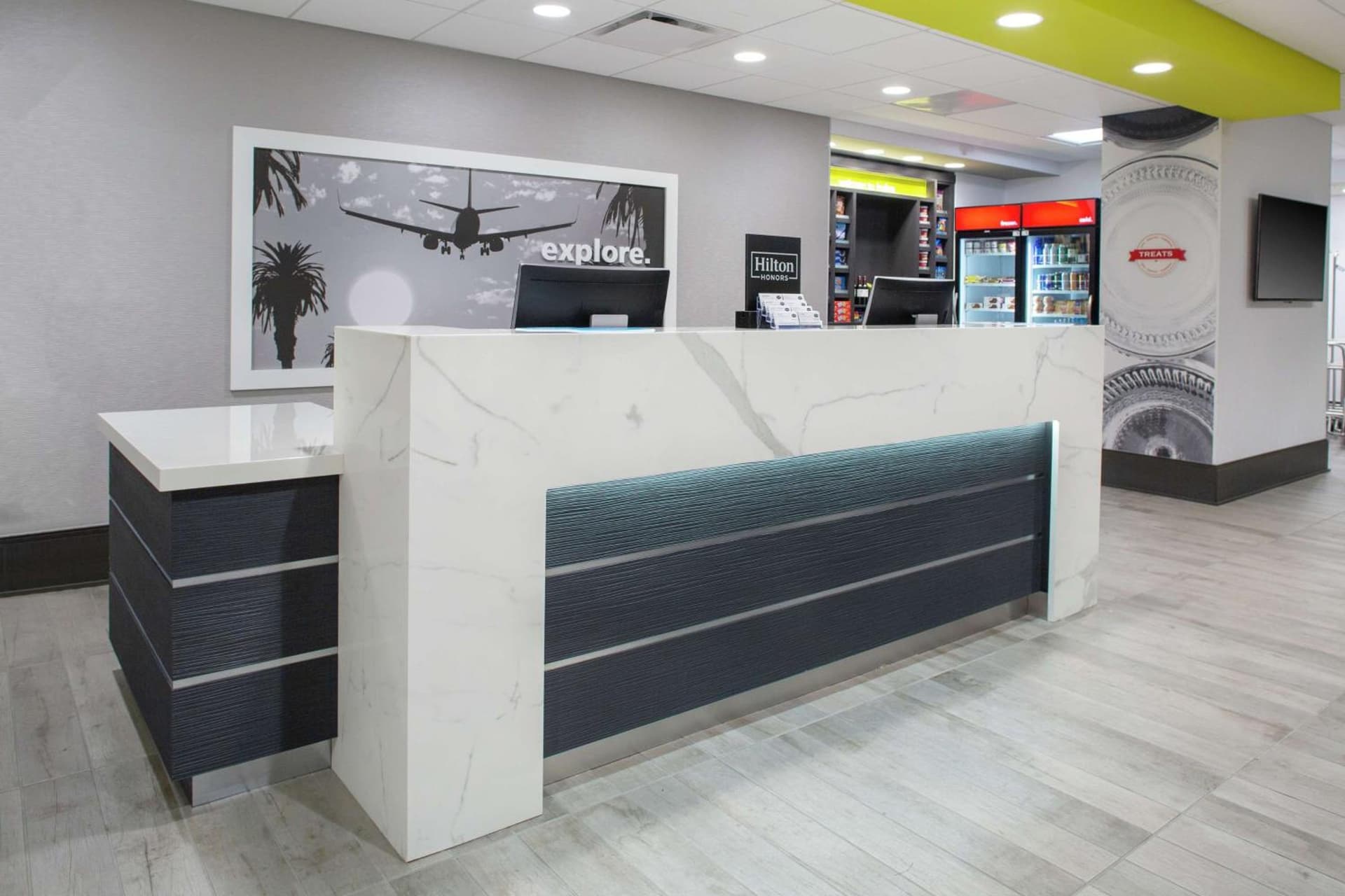 Hampton Inn & Suites Irvine/Orange County Airport interior in Irvine, CA — gallery photo 2