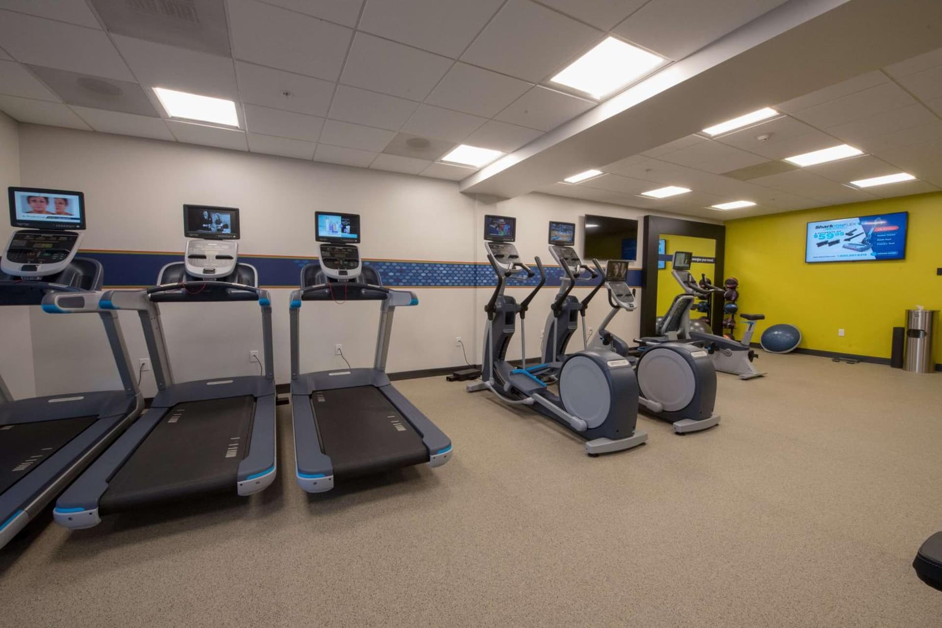 Hampton Inn & Suites Irvine/Orange County Airport gallery photo in Irvine, CA — image 5