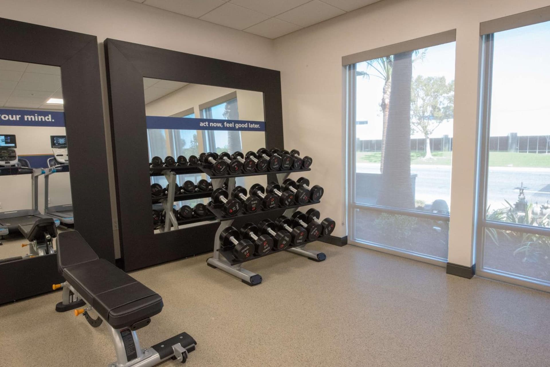 Hampton Inn & Suites Irvine/Orange County Airport gallery photo in Irvine, CA — image 11