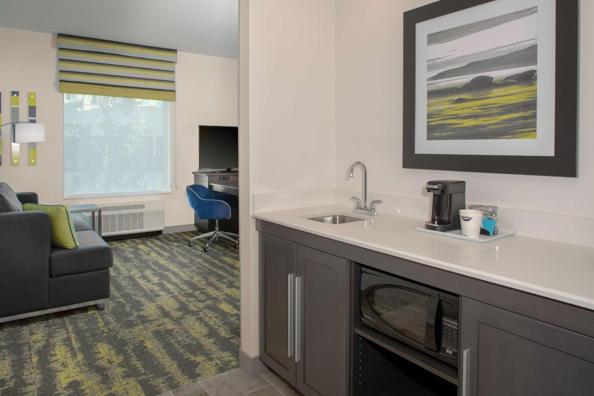 Hampton Inn & Suites Irvine/Orange County Airport gallery photo in Irvine, CA — image 29