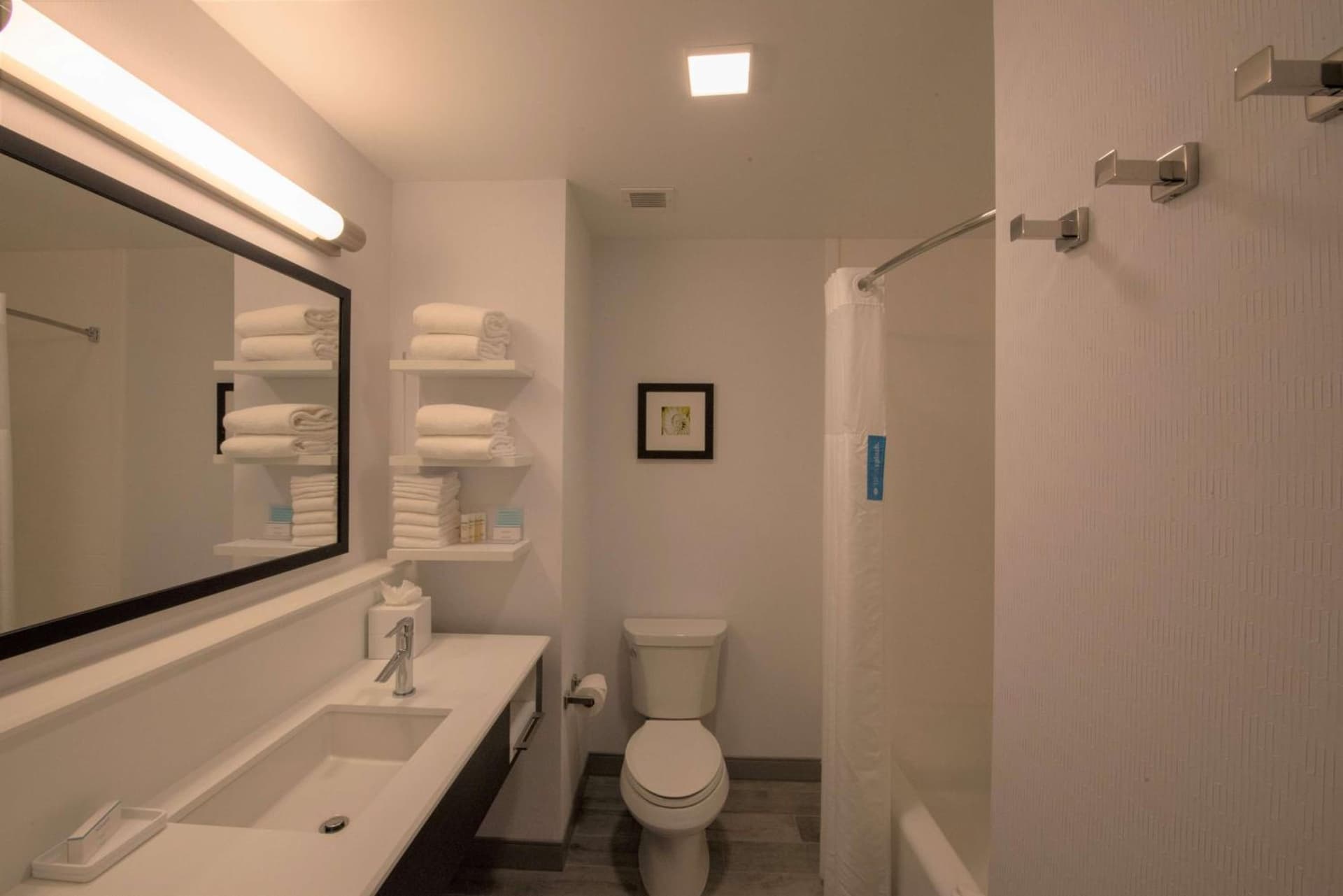 Hampton Inn & Suites Irvine/Orange County Airport gallery photo in Irvine, CA — image 15