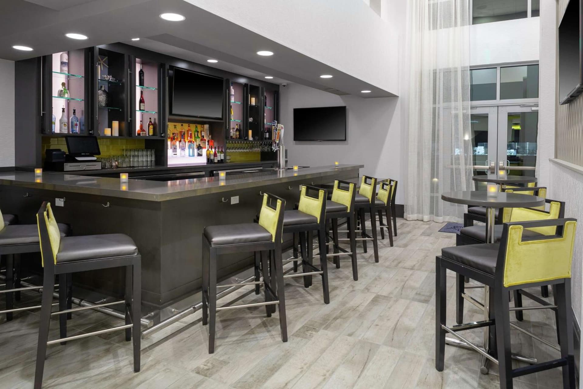 Hampton Inn & Suites Irvine/Orange County Airport gallery photo in Irvine, CA — image 22
