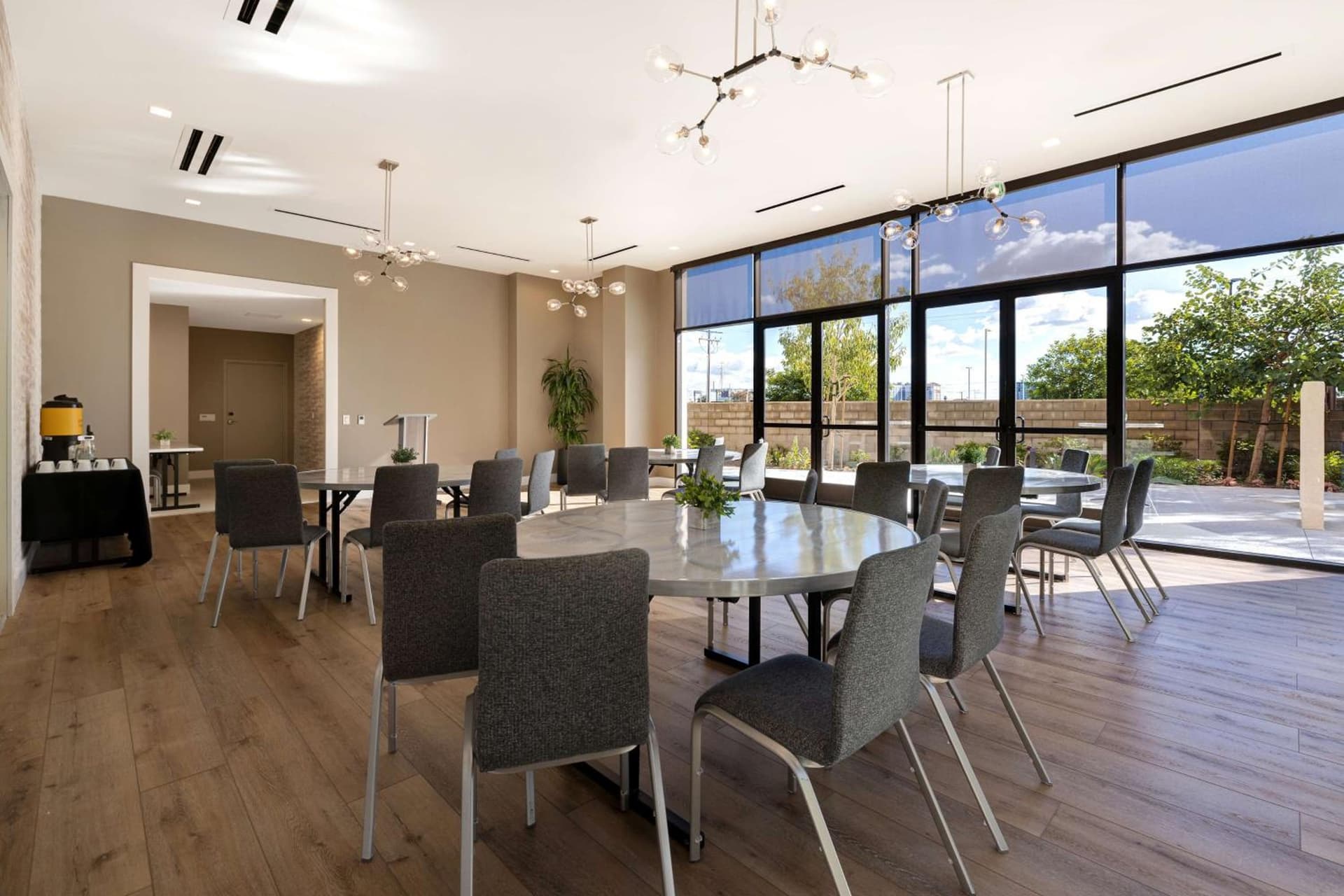 Hilton Garden Inn Anaheim Resort gallery photo in Anaheim, CA — image 37