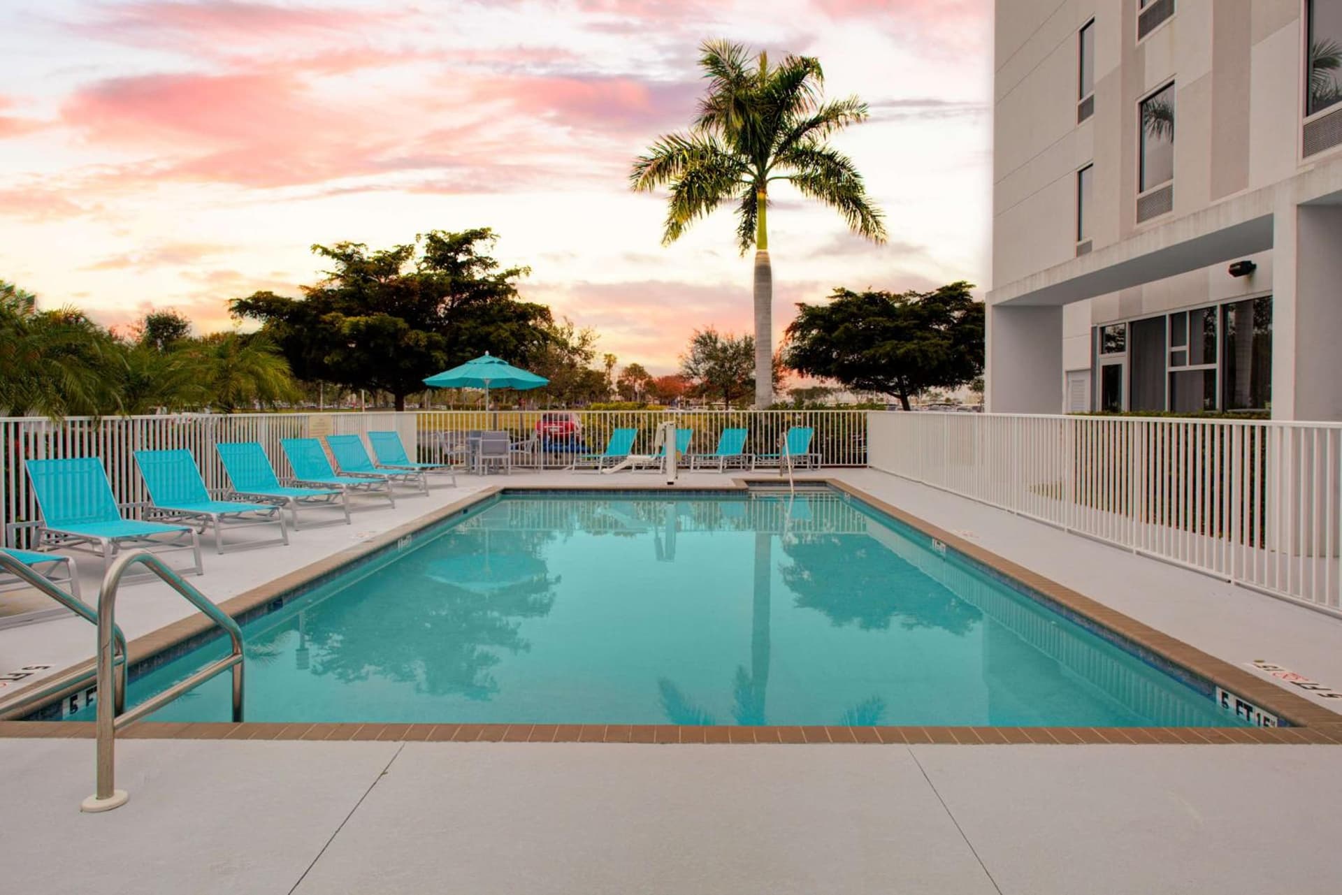Hampton Inn & Suites Sarasota / Bradenton - Airport gallery photo in Sarasota, FL — image 77