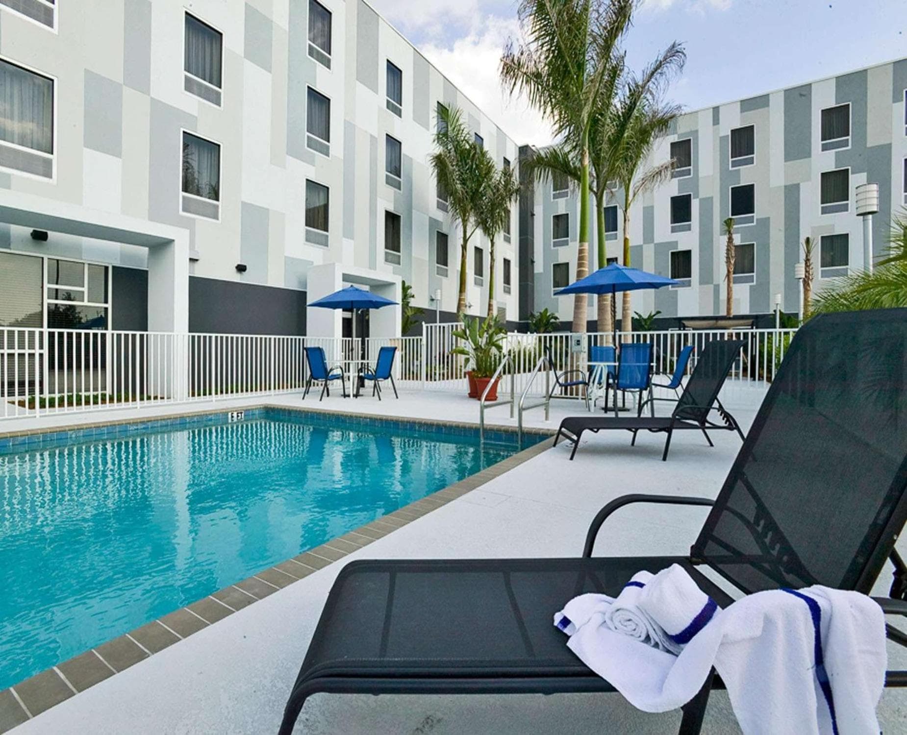 Hampton Inn & Suites Sarasota / Bradenton - Airport gallery photo in Sarasota, FL — image 64