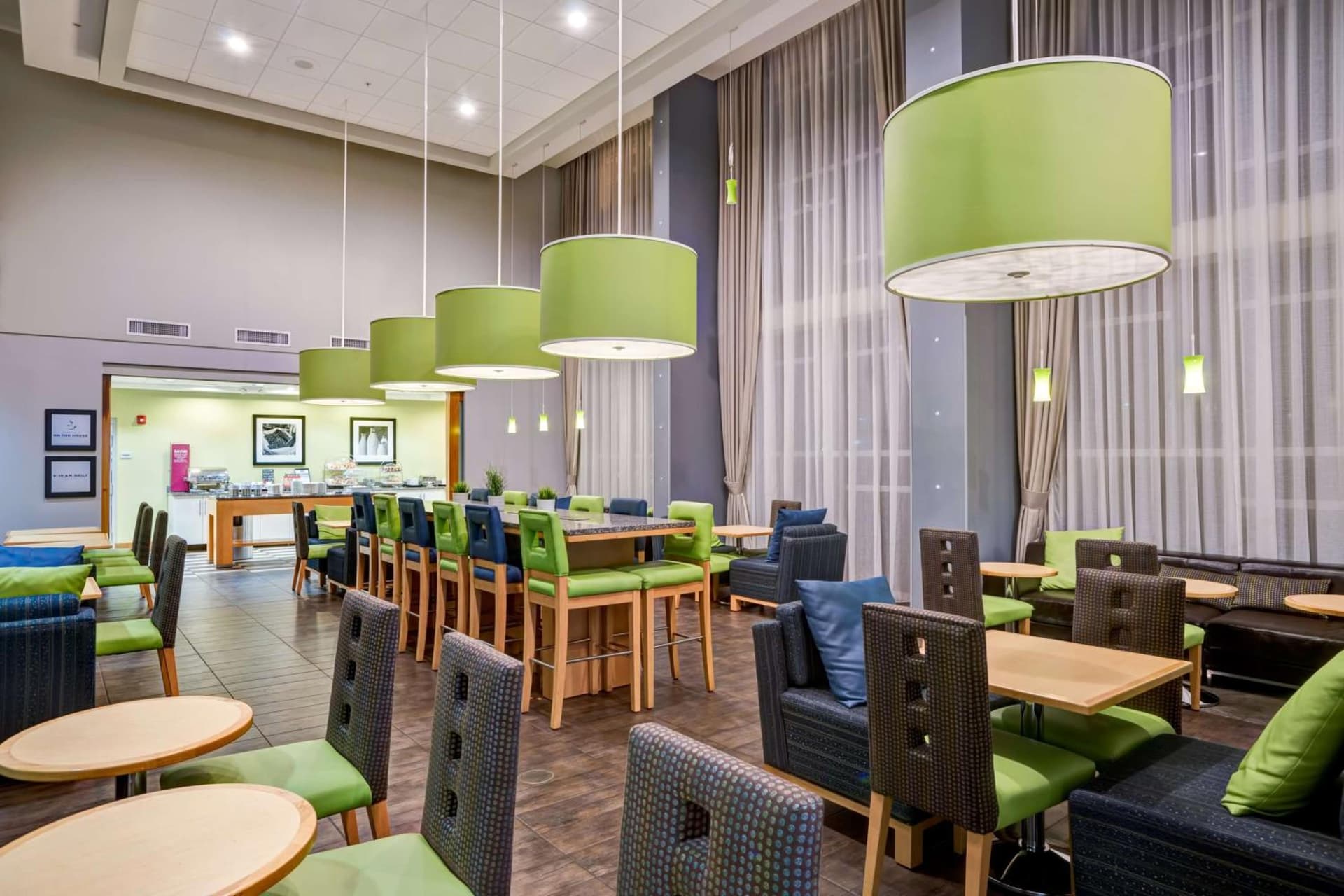 Hampton Inn & Suites Sarasota / Bradenton - Airport gallery photo in Sarasota, FL — image 8