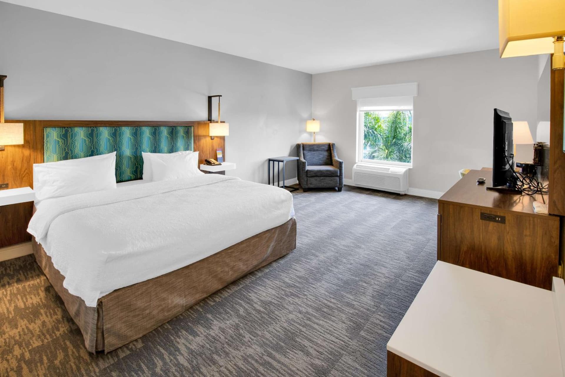 Hampton Inn & Suites Sarasota / Bradenton - Airport gallery photo in Sarasota, FL — image 30