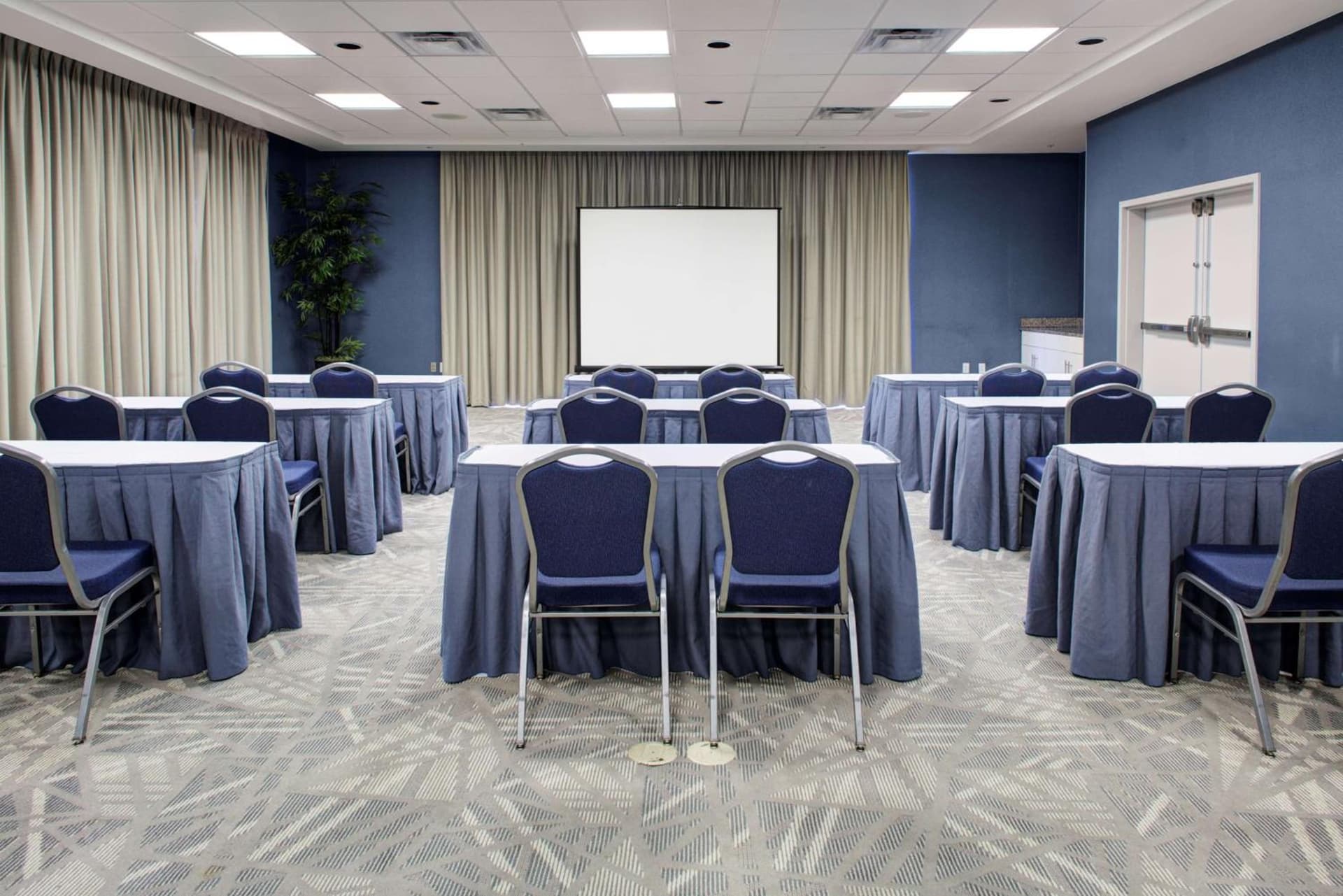 Hampton Inn & Suites Sarasota / Bradenton - Airport gallery photo in Sarasota, FL — image 36