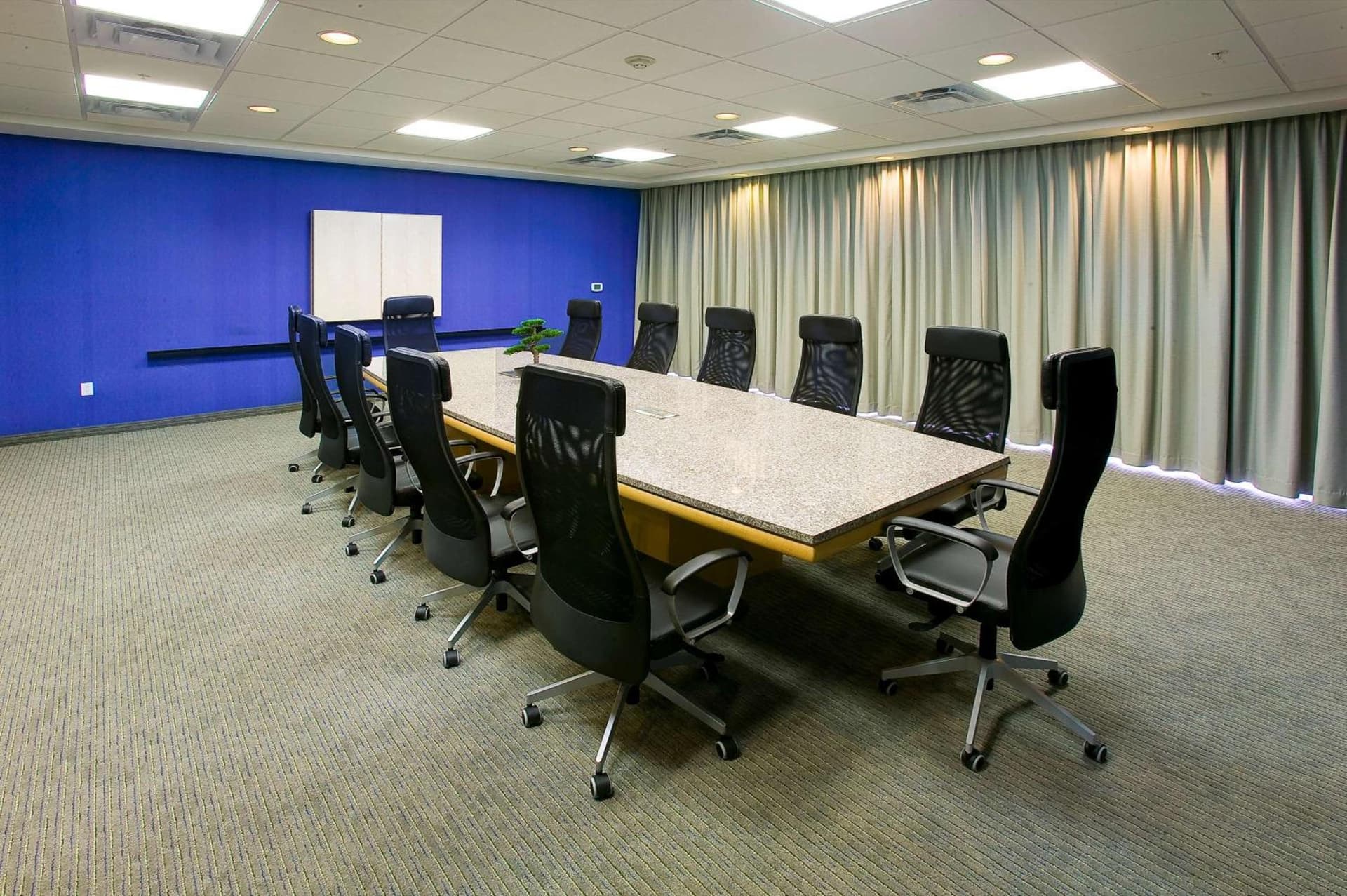 Hampton Inn & Suites Sarasota / Bradenton - Airport gallery photo in Sarasota, FL — image 109