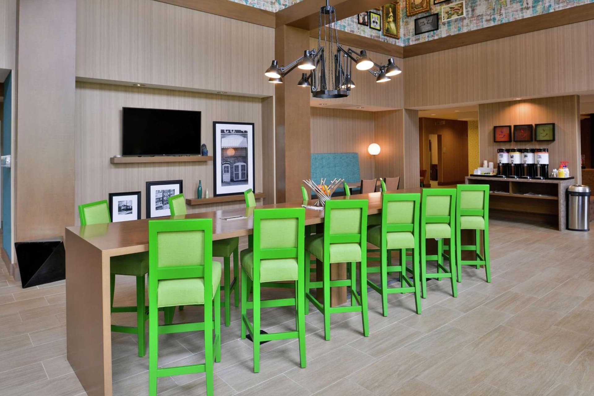 Hampton Inn & Suites Saint Paul Oakdale Woodbury gallery photo in Woodbury, MN — image 19
