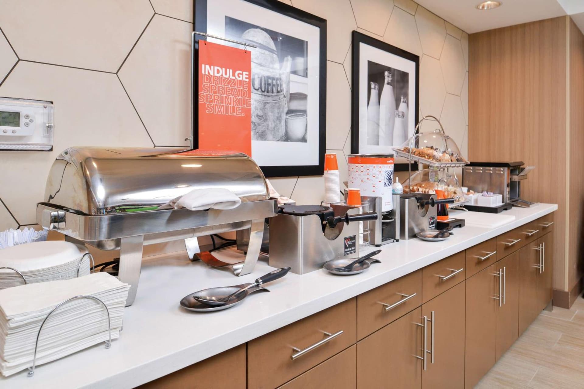 Hampton Inn & Suites Saint Paul Oakdale Woodbury gallery photo in Woodbury, MN — image 21