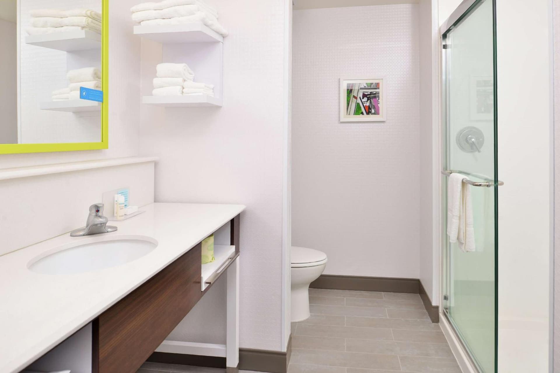 Hampton Inn & Suites Saint Paul Oakdale Woodbury gallery photo in Woodbury, MN — image 40