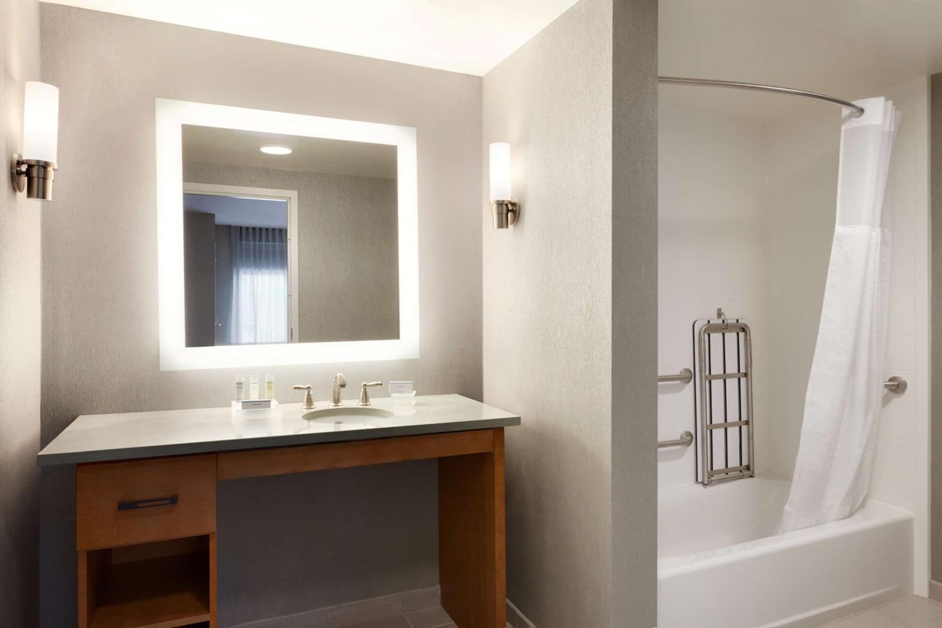Homewood Suites by Hilton Syracuse - Carrier Circle gallery photo in East Syracuse, NY — image 7