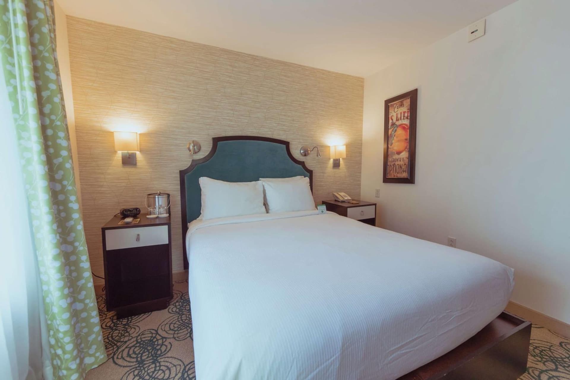 Hotel Skyler Syracuse, Tapestry Collection by Hilton interior in Syracuse, NY — gallery photo 2
