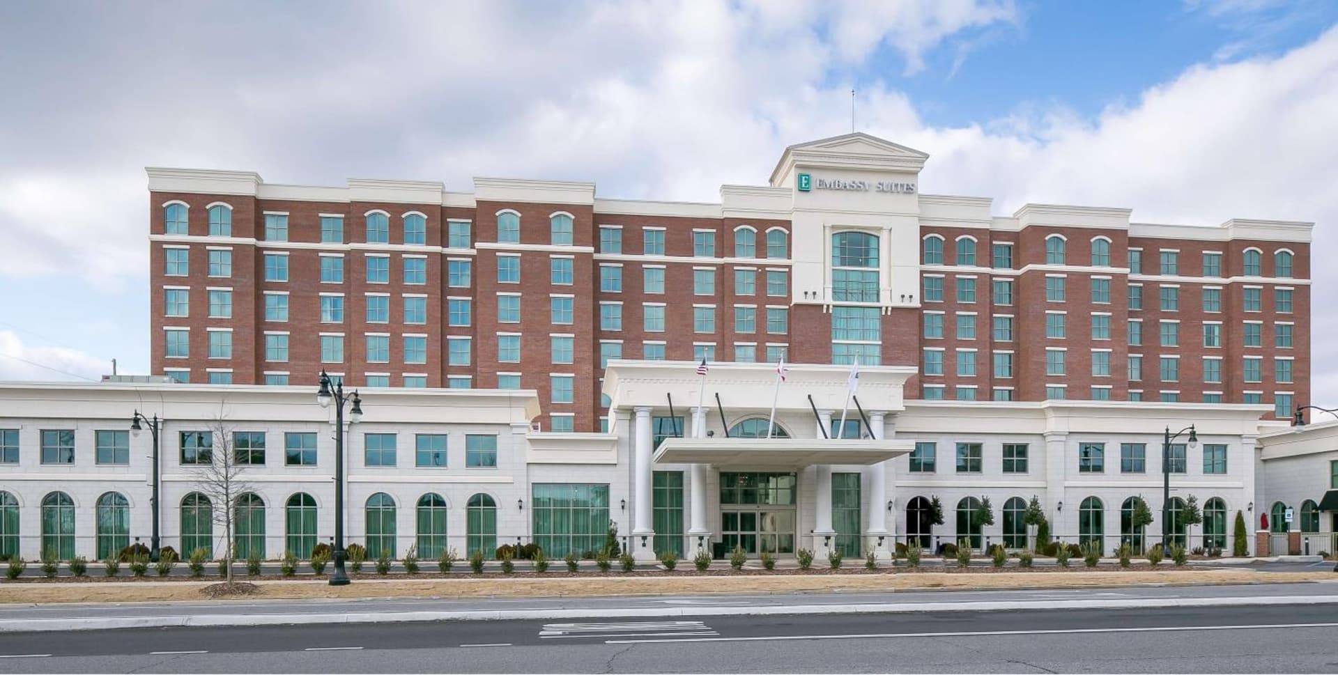 Embassy Suites by Hilton Tuscaloosa Alabama Downtown interior in Tuscaloosa, AL — gallery photo 2