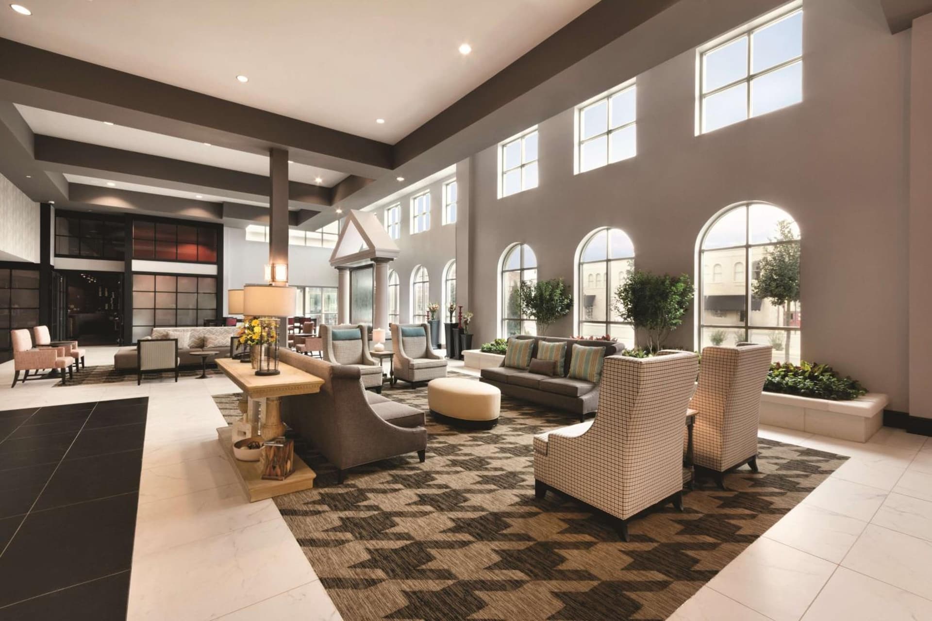 Embassy Suites by Hilton Tuscaloosa Alabama Downtown property views in Tuscaloosa, AL — gallery photo 3