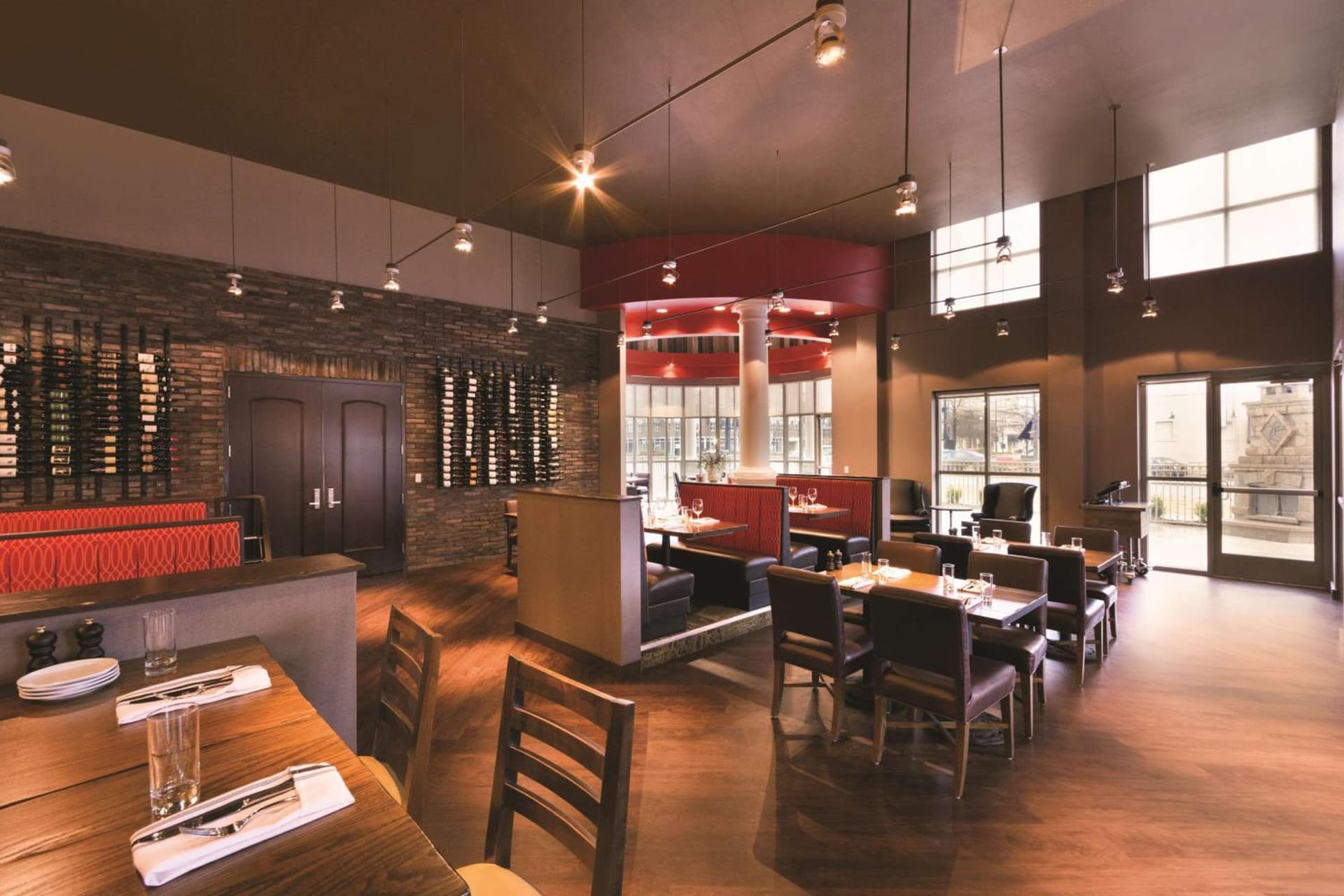 Embassy Suites by Hilton Tuscaloosa Alabama Downtown gallery photo in Tuscaloosa, AL — image 15